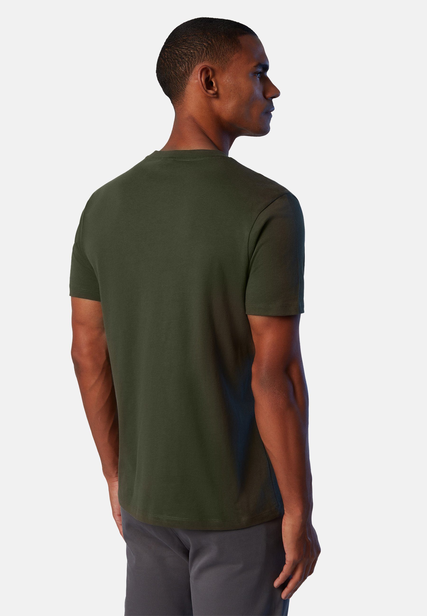 klassischem T-Shirt Design mit Logo-Aufnäher Sails mit North T-Shirt green