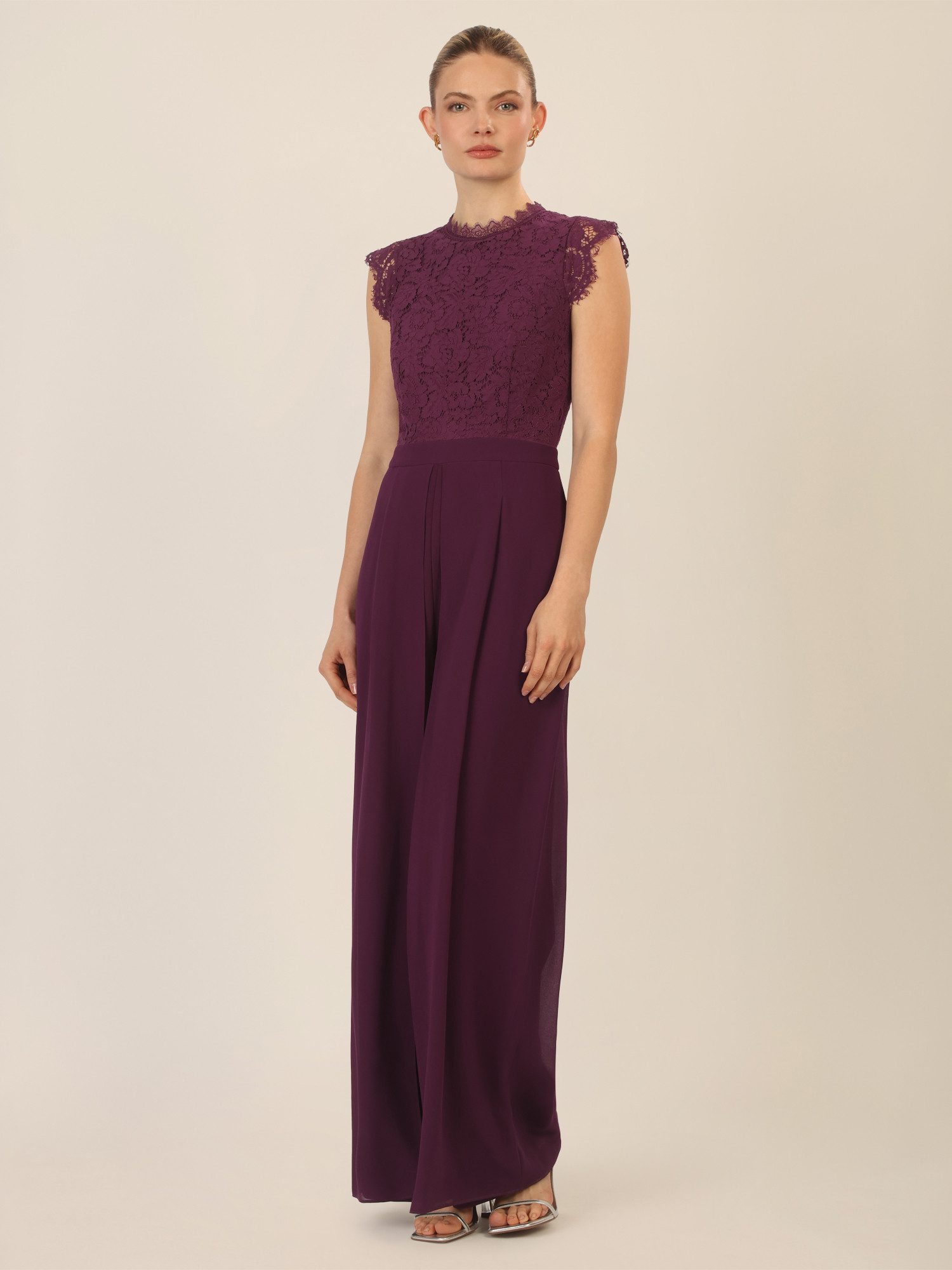 Apart Jumpsuit mit Spitzenoberteil und weitem Bein günstig online kaufen