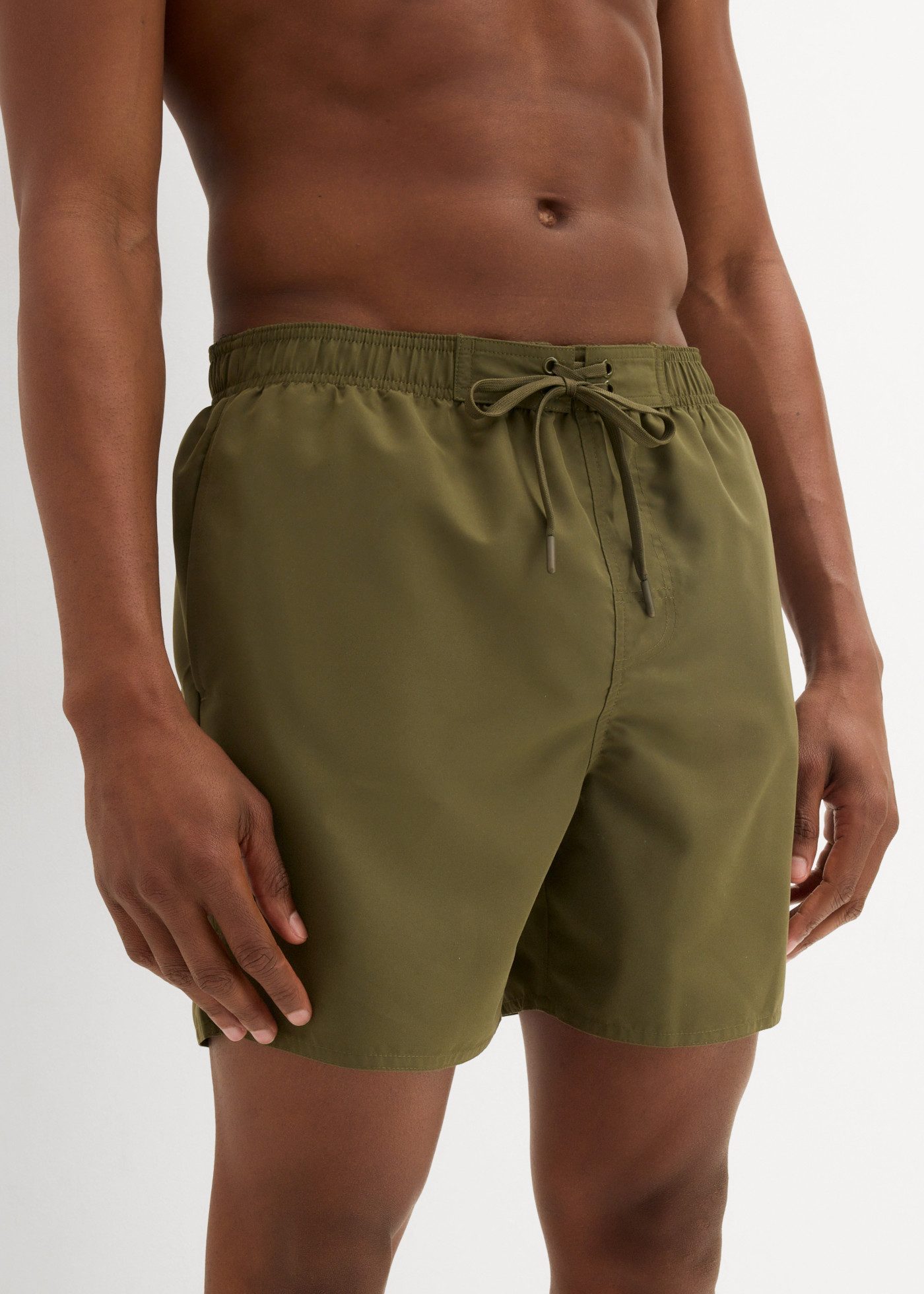 bonprix Badeshorts mit Netzfutter, bequeme Passform, unifarben, aus Polyester