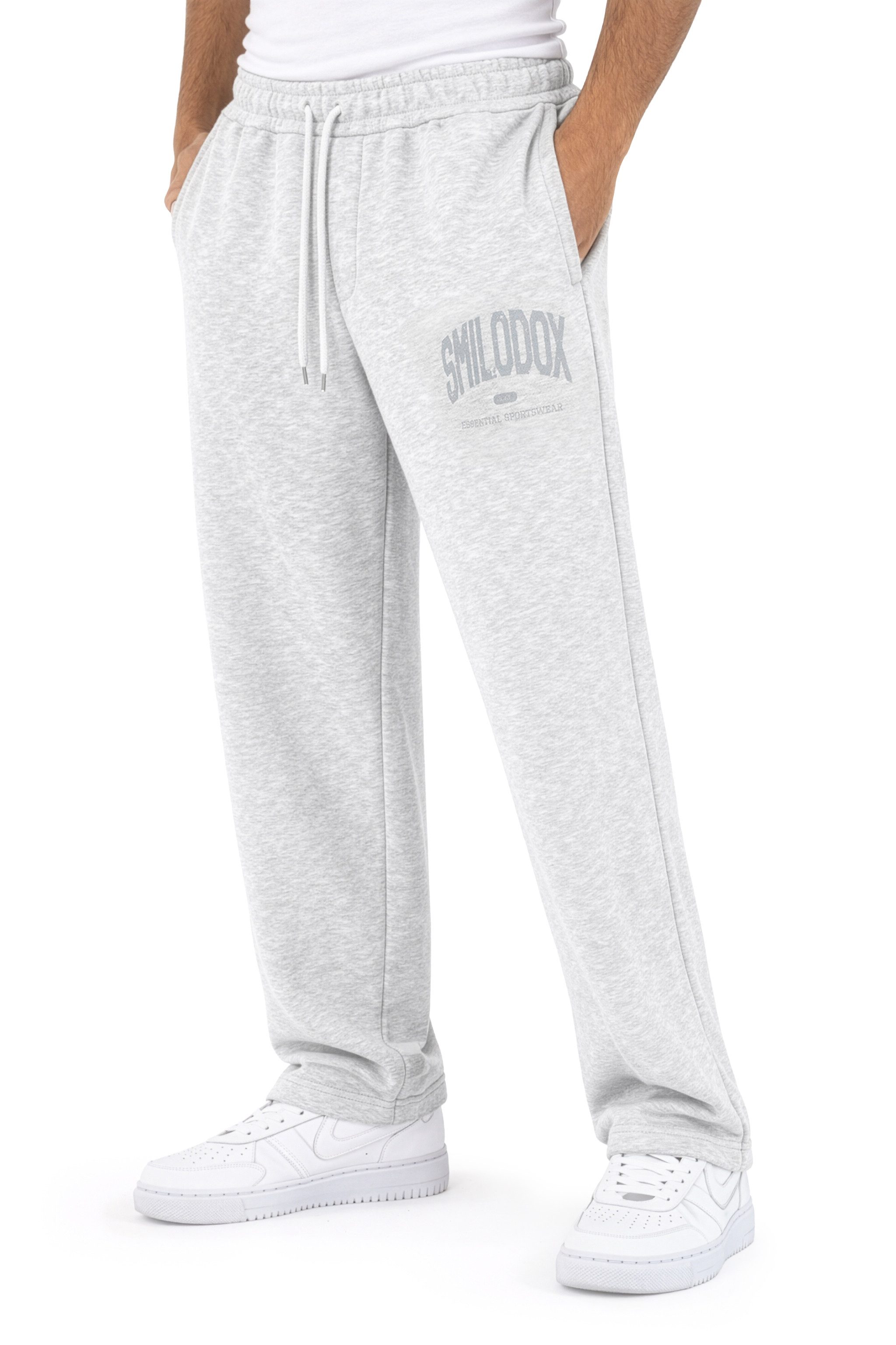 Smilodox Jogginghose Oswin, Trainingshose Herren, Baggy Fit mit elastischem Bund, Gym weites Bein, weiches Sweat, sportlicher Look, Logo-Detail