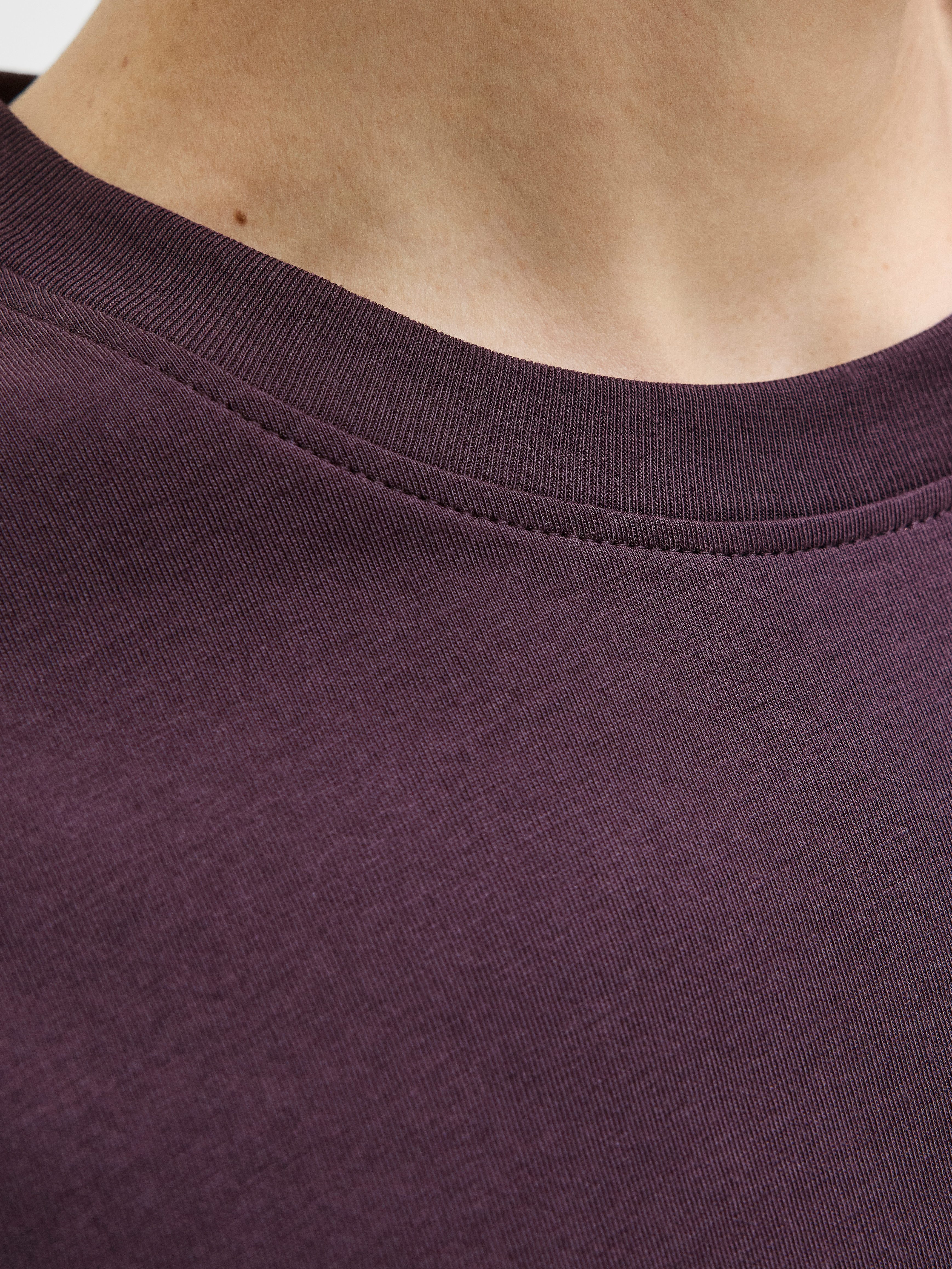 Jack & Jones Rundhalsshirt JJESTAR mit Pigmentprint und Baumwollgefühl Baumwolle, relaxed fit