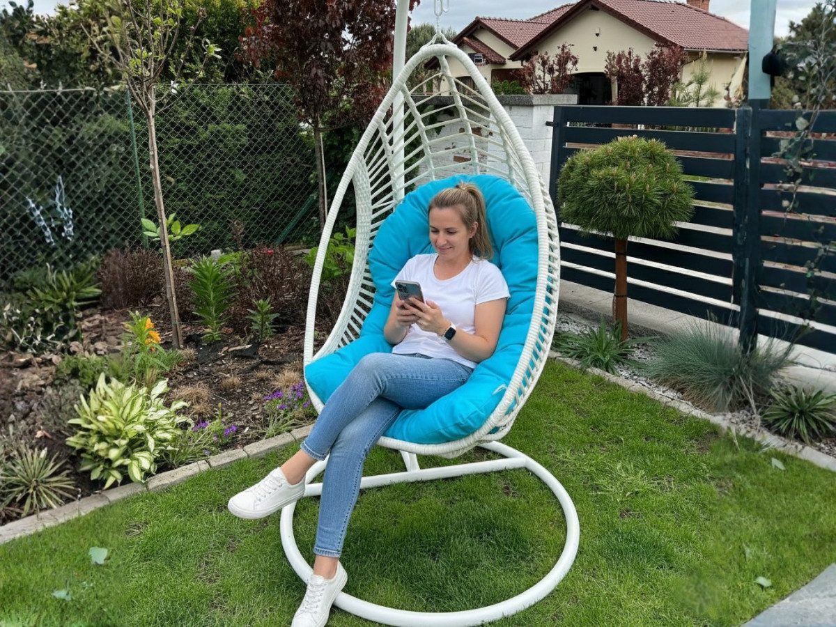 Raumhirsch Furniture Hängesessel Gartenmöbel, Hängeschaukel, Terrassenmöbel, Outdoor Sessel (Maße: 81 x 60 x 120 (H) cm [1 St., mit Gestell und Kissen), Sitzkissen ca. 10 cm, Belastbar bis 100 kg, Indoor & Outdoor geeigne