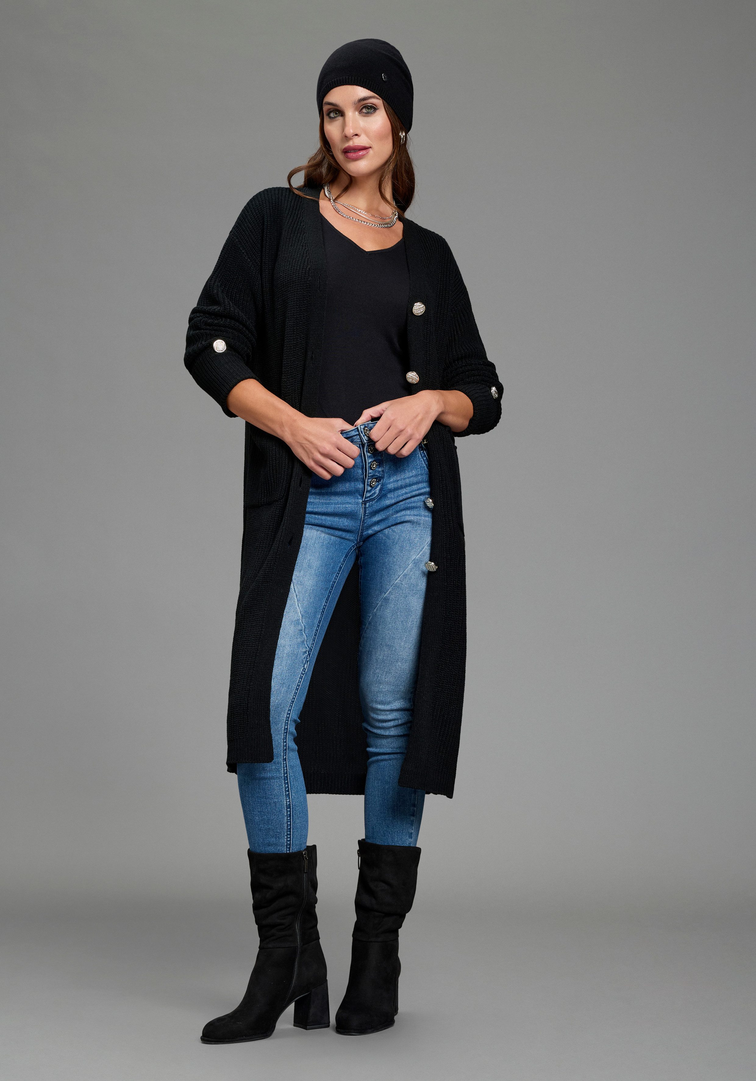 Zum Outfit 12