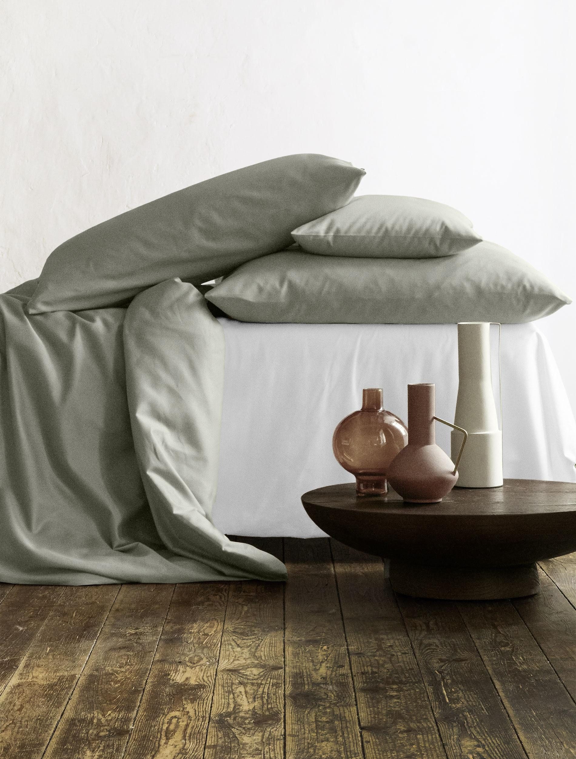Irisette Bettwäsche Premium Satin Bettwäsche Paris, Mako-Satin, 3 teilig, hochwertige Uni Premium Bettwäsche mit Reißverschluss, 100% Baumwolle – Bild 4 von 5