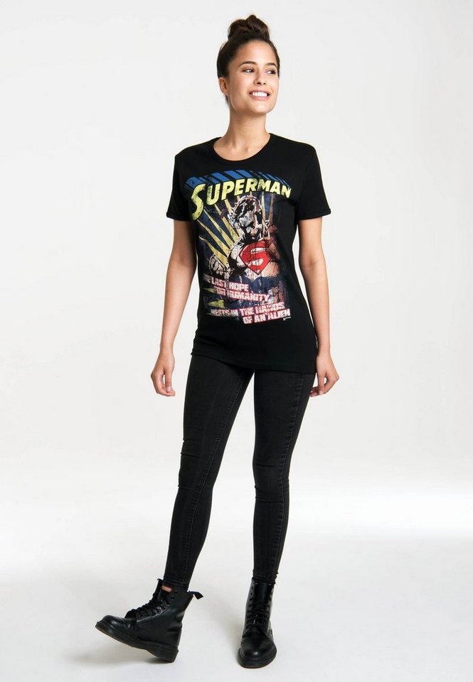 LOGOSHIRT T-Shirt Superman – The Last Hope mit lizenziertem Originaldesign,  Mit klassischem Rundhals-Ausschnitt für Tragekomfort