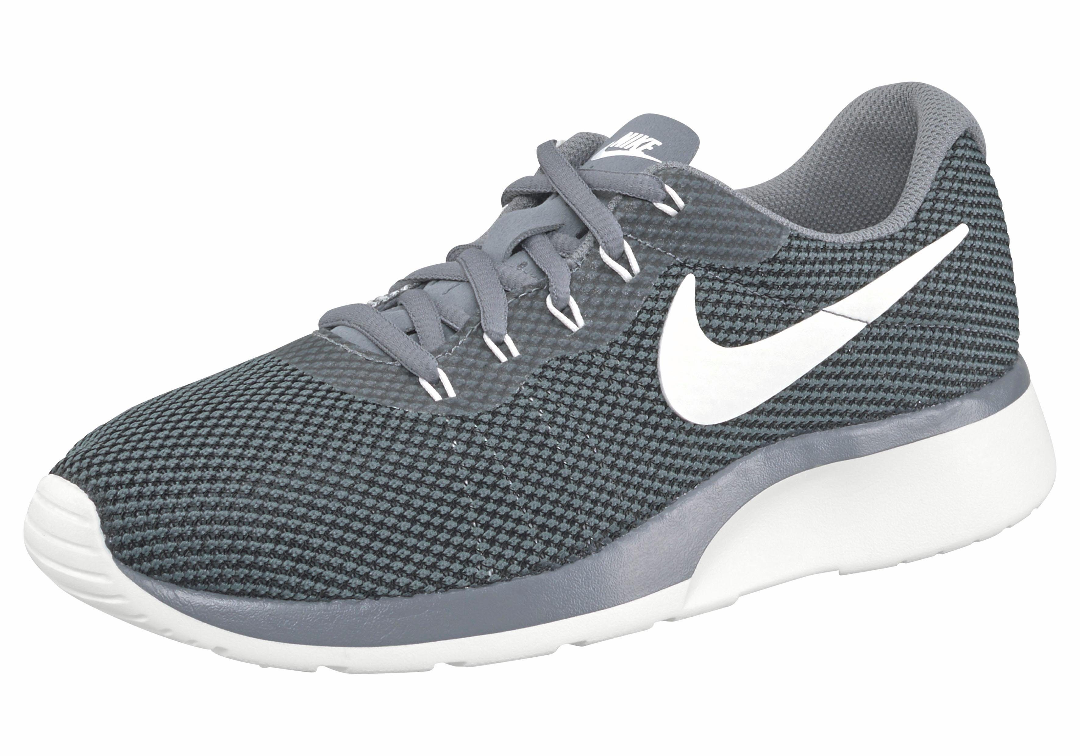 nike wmns tanjun racer