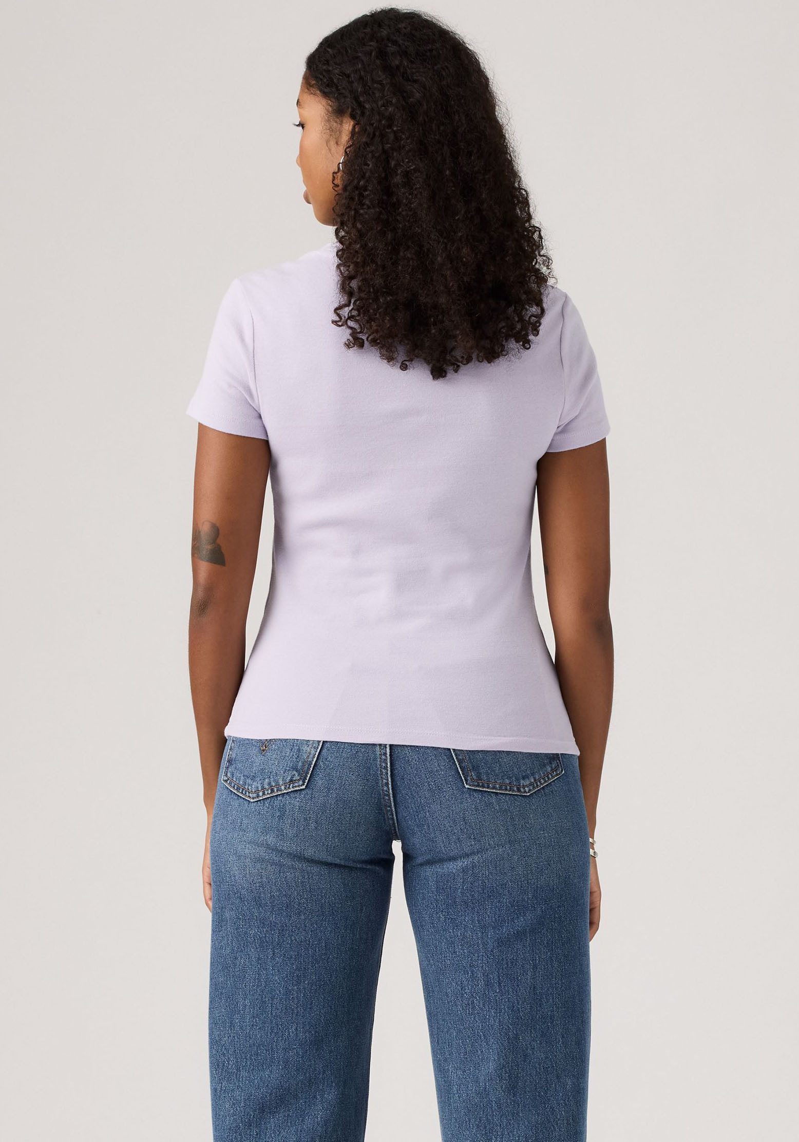 Levi's® T-Shirt ESSENTIAL HM SS TEE Taillierter Schnitt