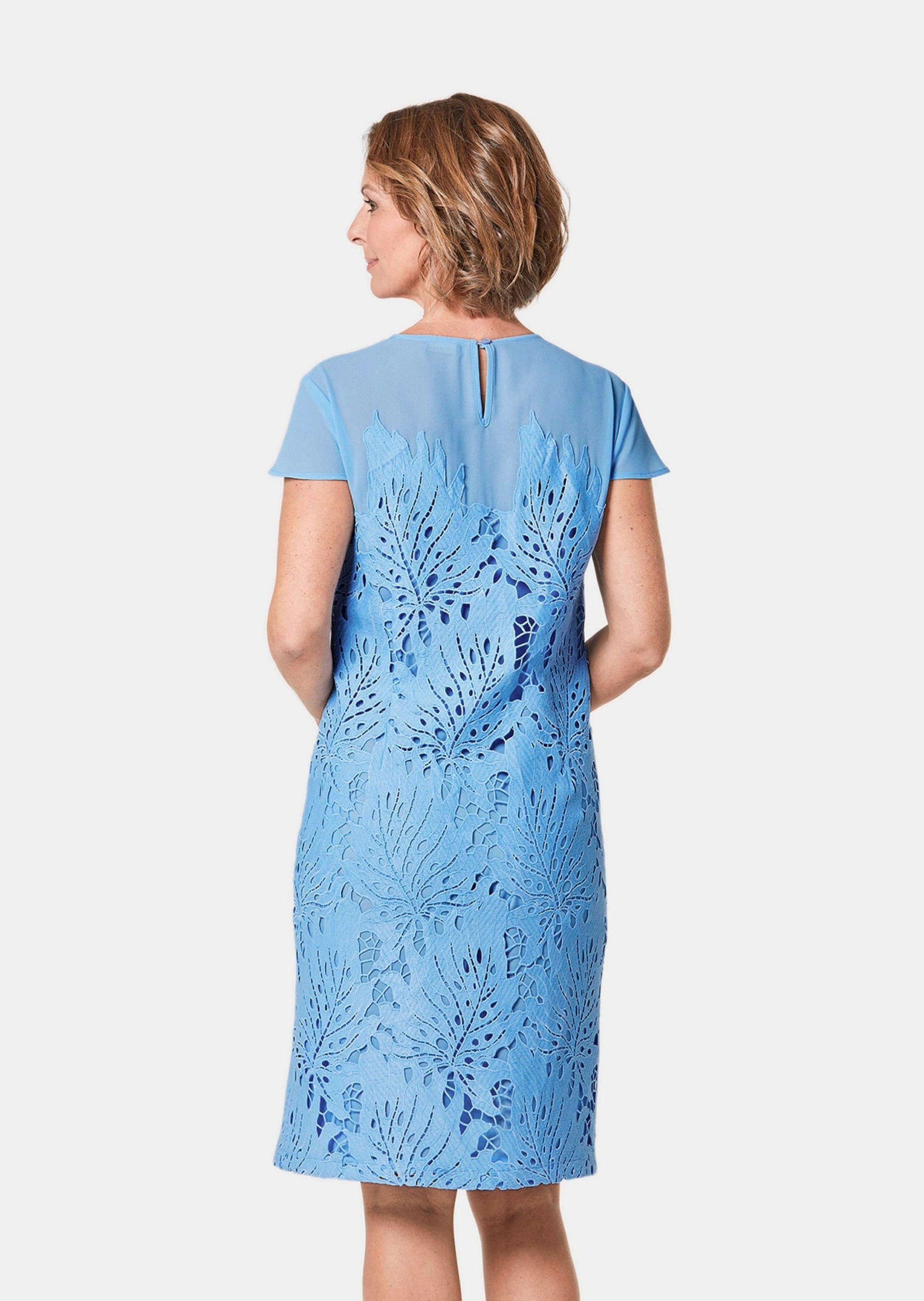 GOLDNER Abendkleid Kurzgröße: Spitzenkleid aus Chiffon, Flügelärmeln Blätteroptik und Rundhalsausschnitt als Blickfang