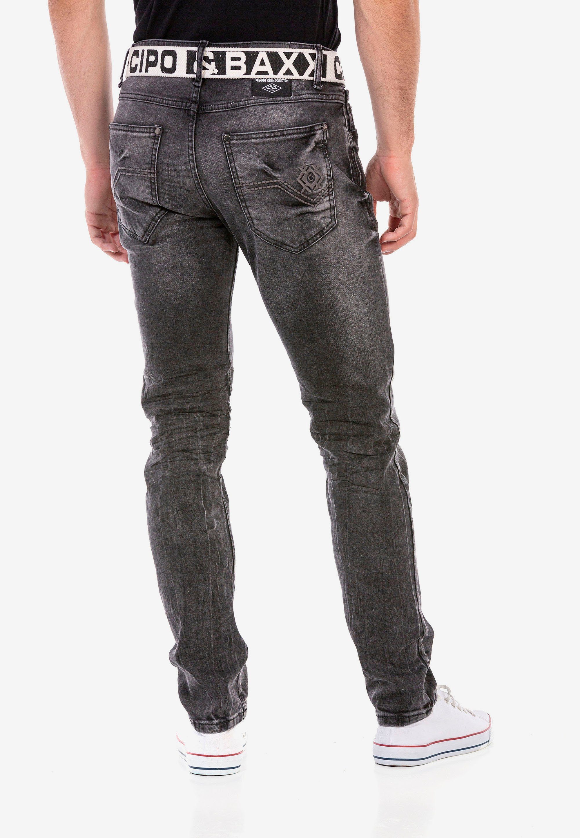 5-Pocket-Stil & Cipo Baxx im Straight-Jeans klassischen