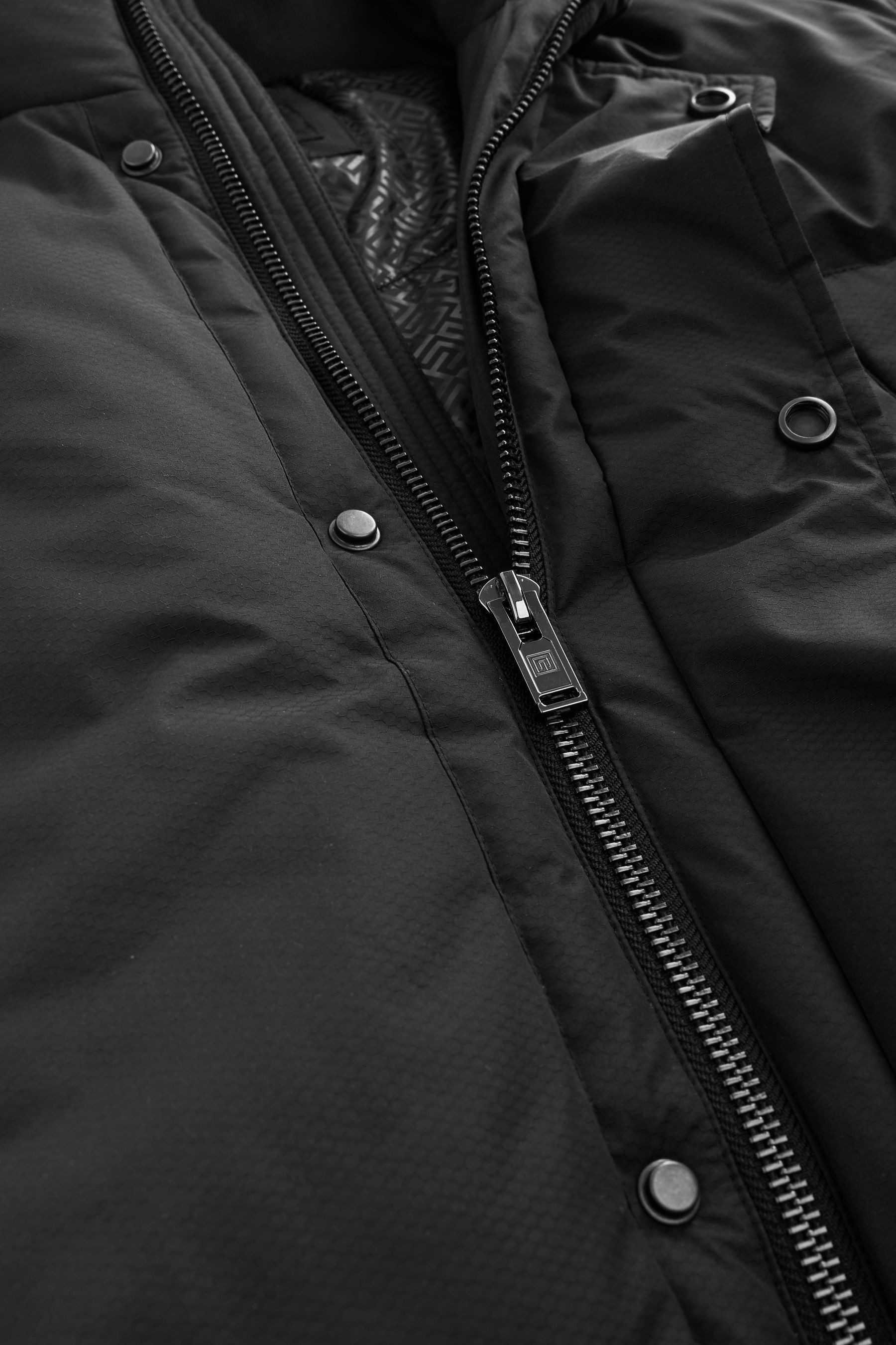 Next Winterjacke Strukturierte Jacquard-Parkajacke (1-St) – Bild 4 von 5