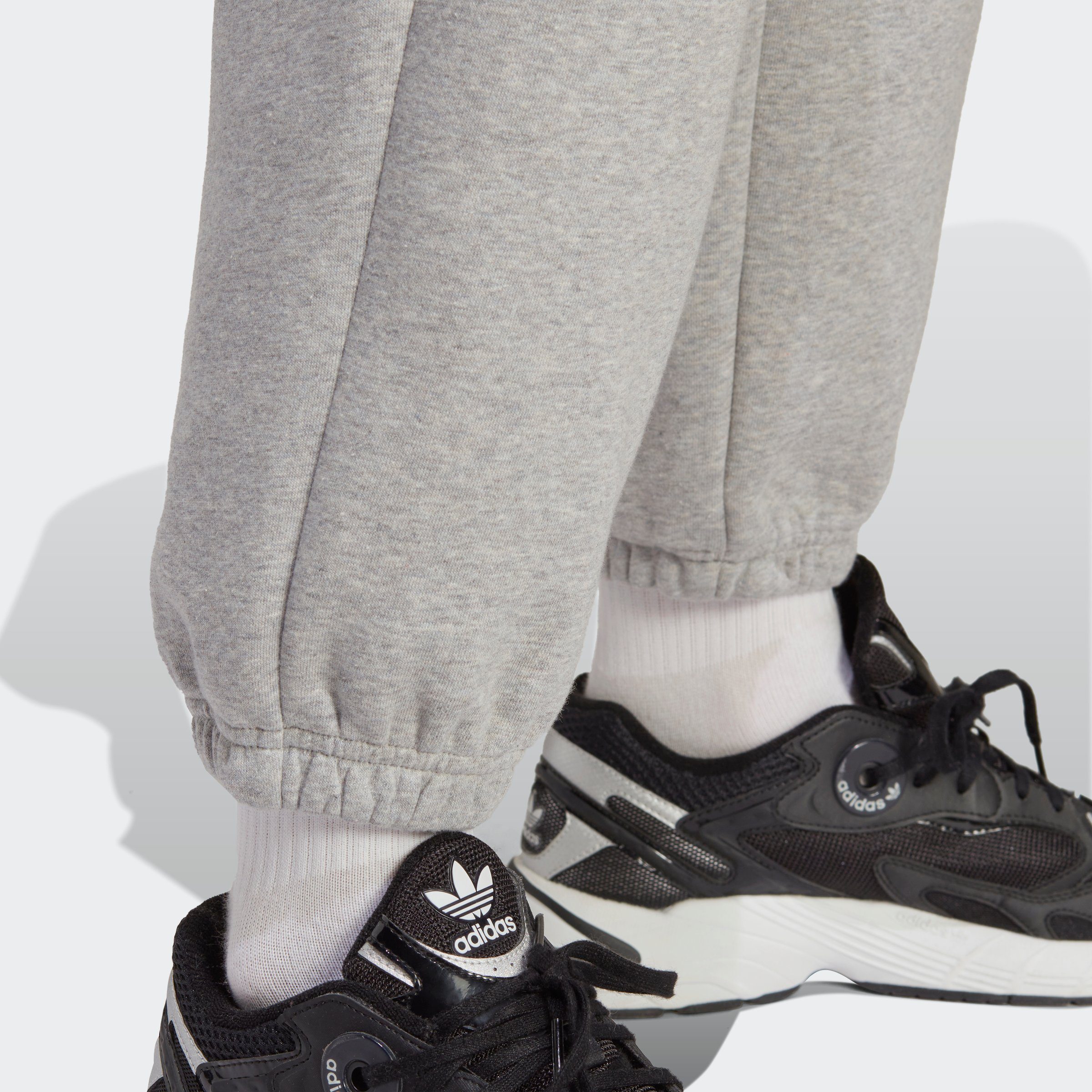 ESSENTIALS Originals Sporthose Medium (1-tlg) adidas Heather FLEECE Grey