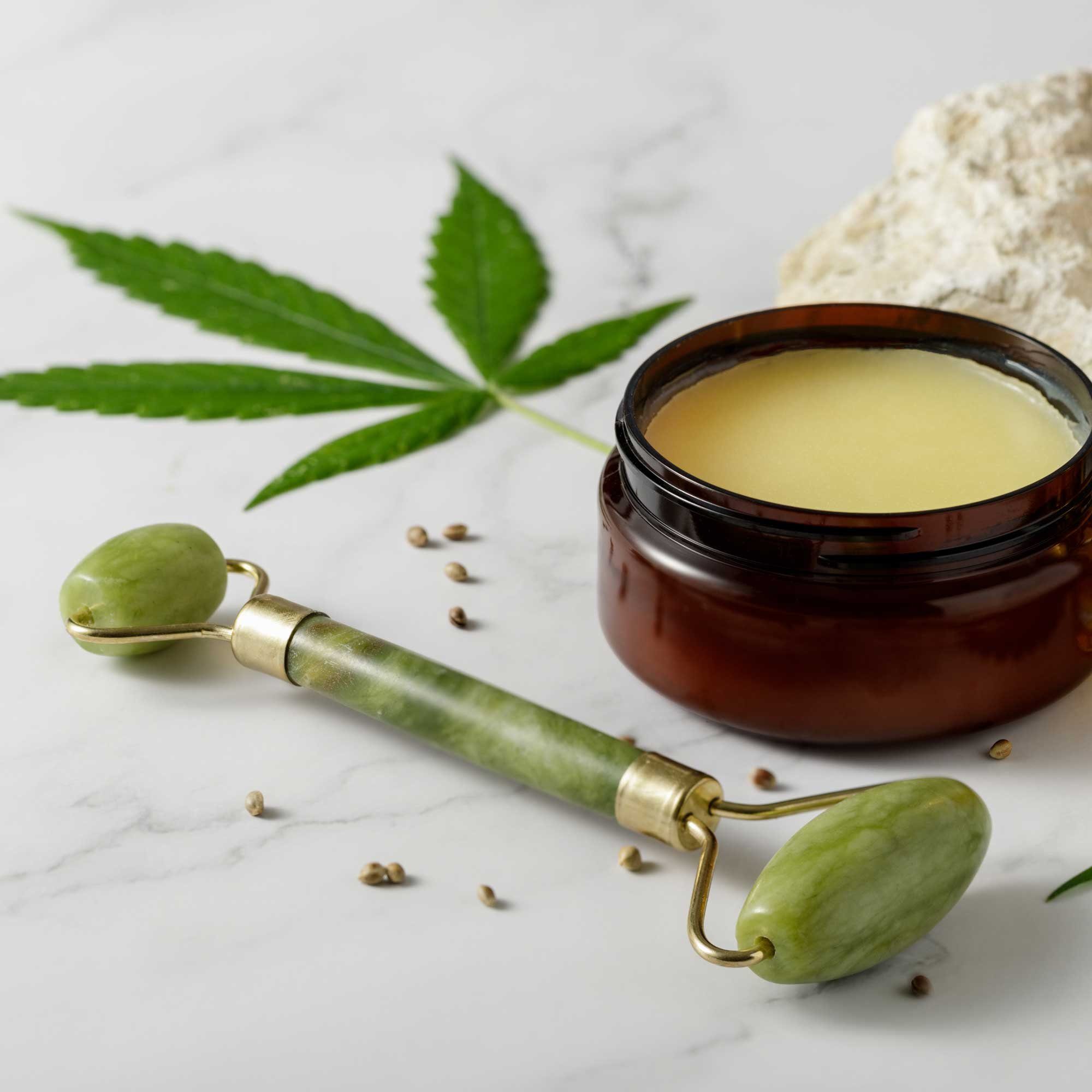 Malantis Massageroller Malantis Jade Roller – Gesichtsmassage & Pflege mit echtem Stein, belebt die Haut - Gua Sha - fördert die Durchblutung - Lymphdrainage 1-tlg., Gesichts Massage, aus 100% echtem Jade Stein - kühlend, entspannend und beruhigend