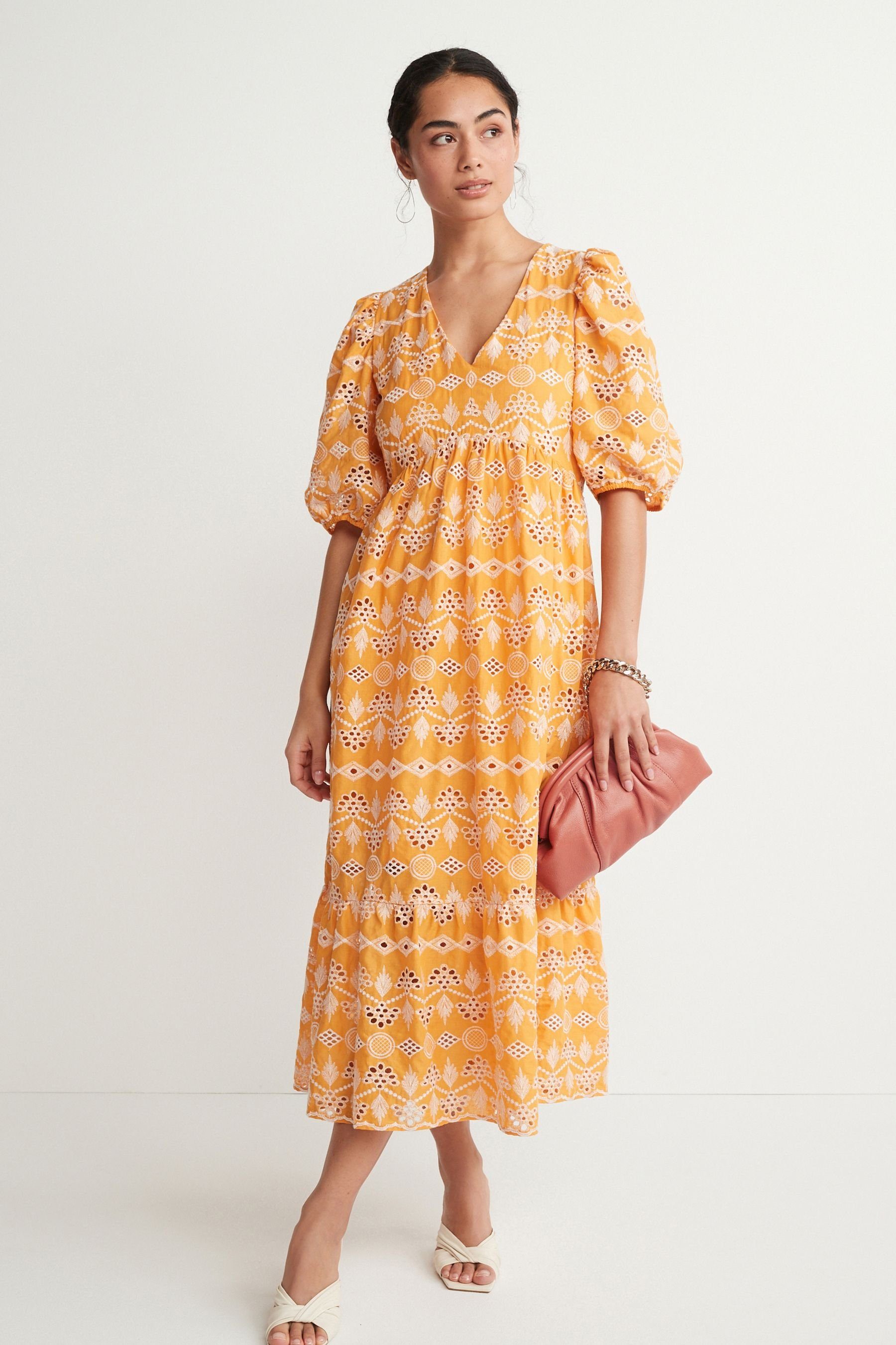 Next Sommerkleid Kleid mit Lochstickerei (1-tlg) Ochre | Sommerkleider