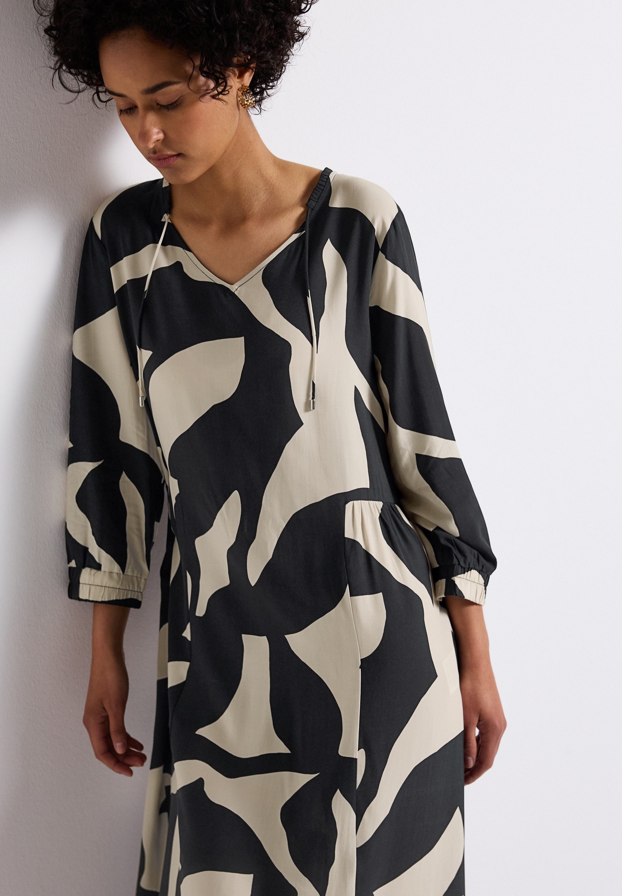 STREET ONE Midikleid mit grafischem Muster und 3/4 -Arm