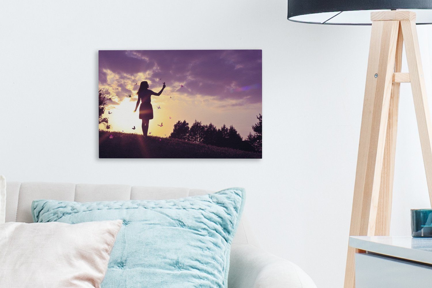 OneMillionCanvasses® Leinwandbild Mädchen umgeben von St), (1 Himmel, und einem Wanddeko, Wandbild Schmetterlingen 30x20 schönen Aufhängefertig, cm Leinwandbilder