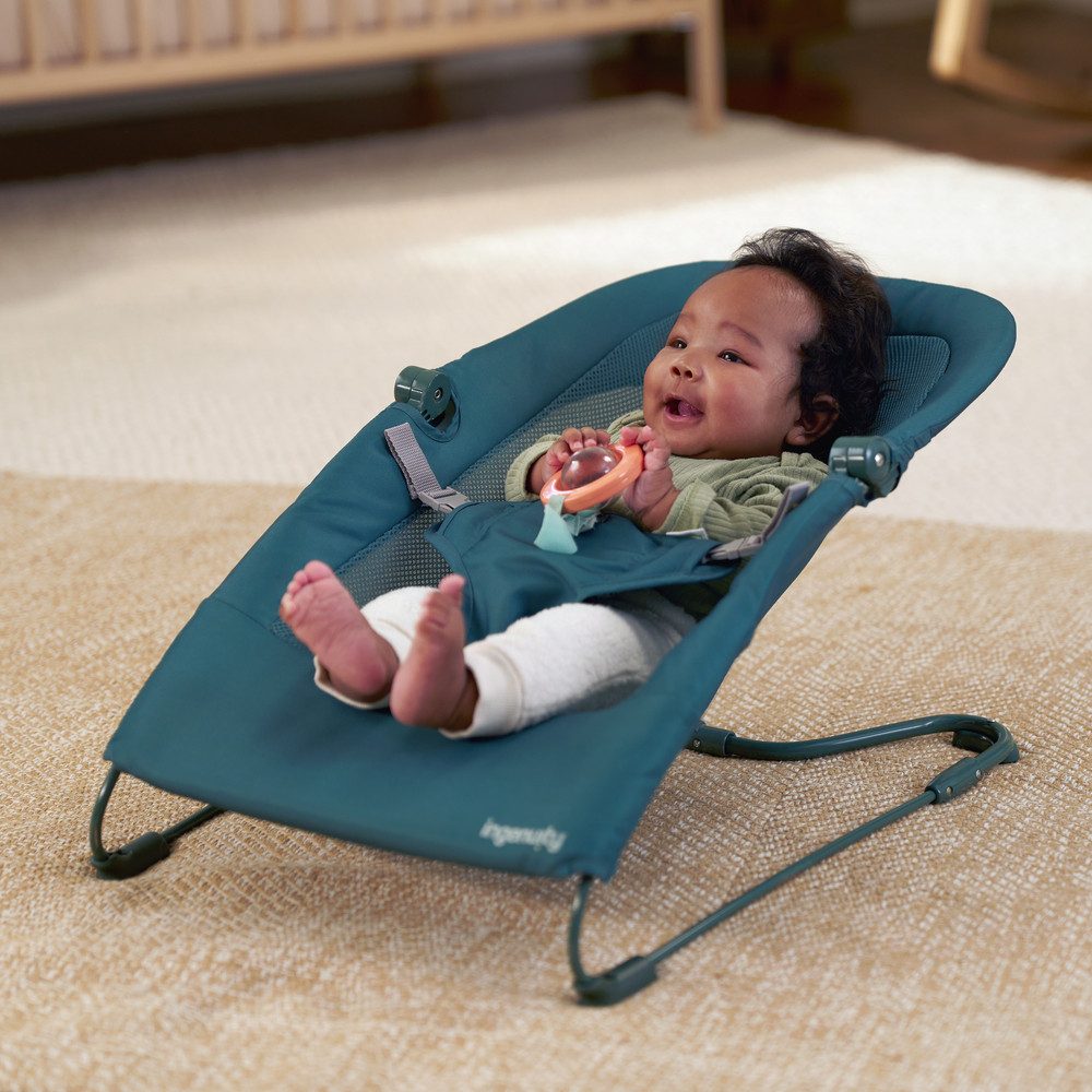 ingenuity Babywippe Stow & Go™ Compact Folding Bouncer, mit Vibration