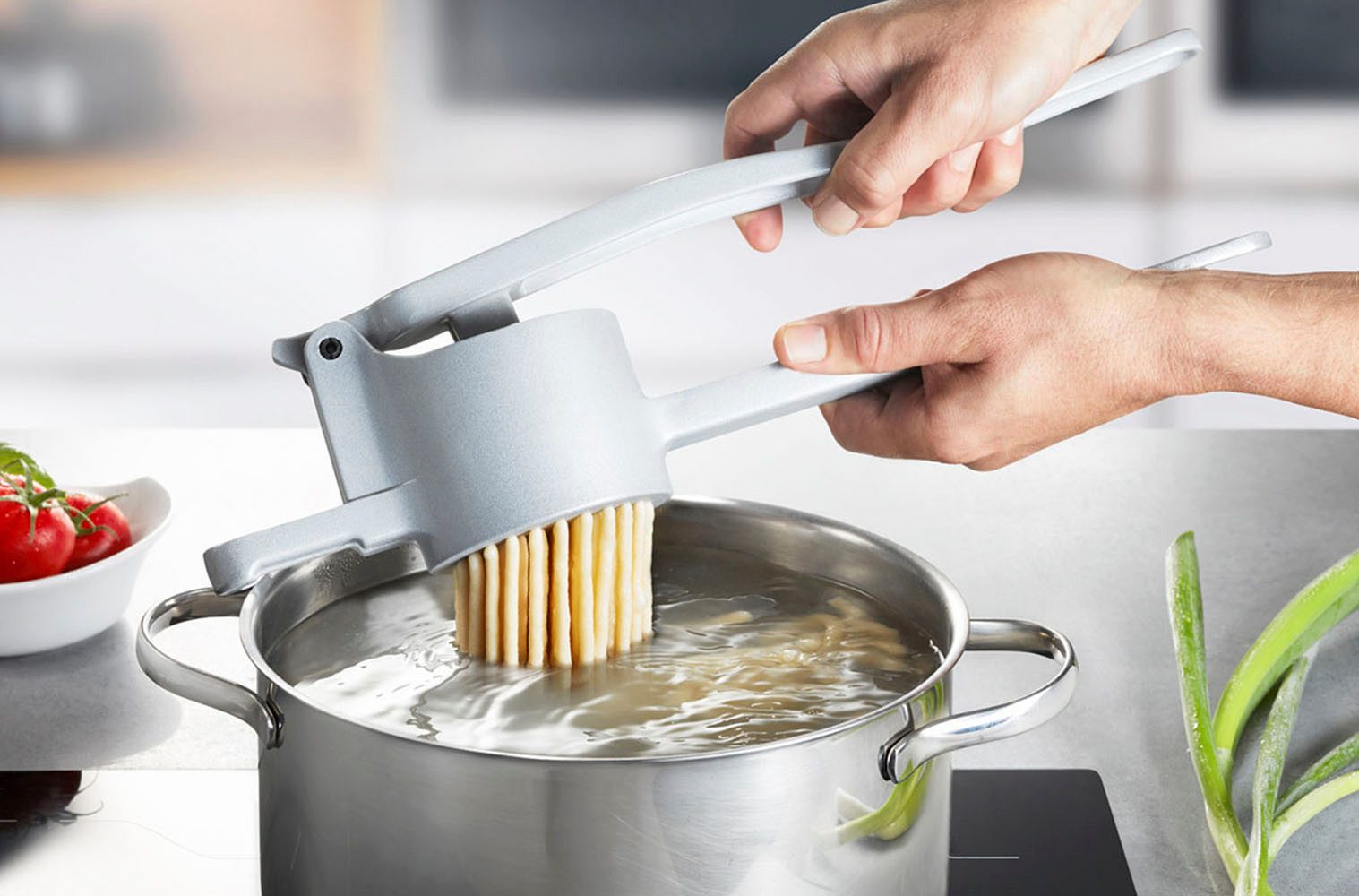 GEFU Kartoffelpresse SPÄTZLEBOUB (1 St), Aluminium, perfekte Spätzle, leichte Bedienung, vielseitig