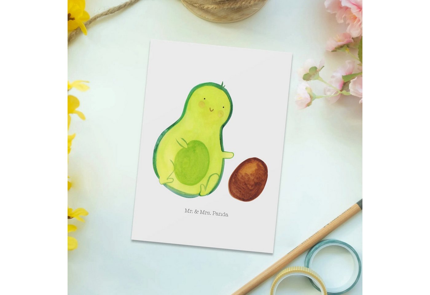 Thumbnail - Mr. & Mrs. Panda Postkarte Avocado Kern rollt - Weiß - Geschenk, Geschenkkarte, s, Karte, Geburt, Hochglanzveredelt