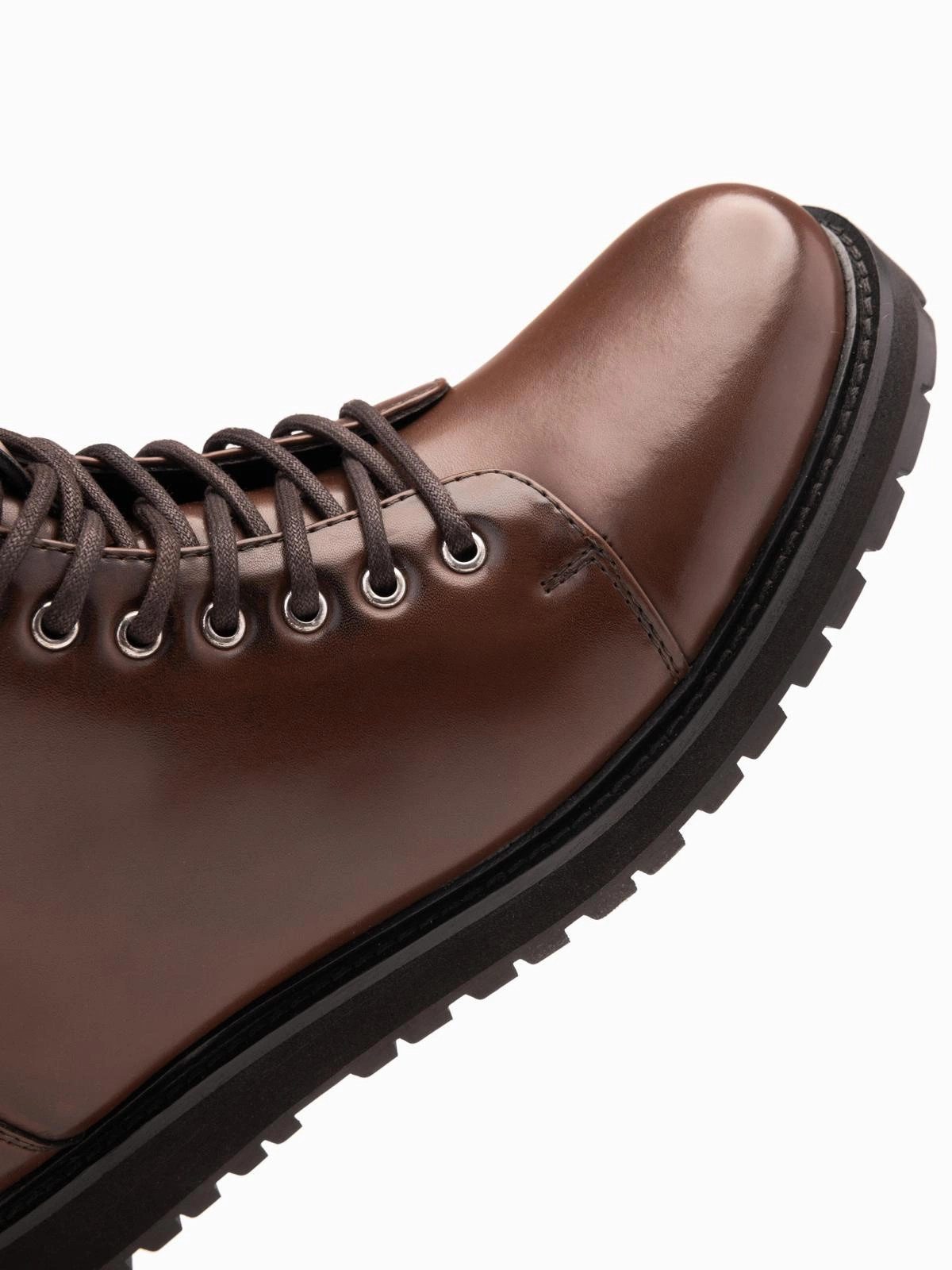 OMBRE Hohe Herren-Boots aus glänzendem Öko-Leder Schnürboots – Bild 5 von 5