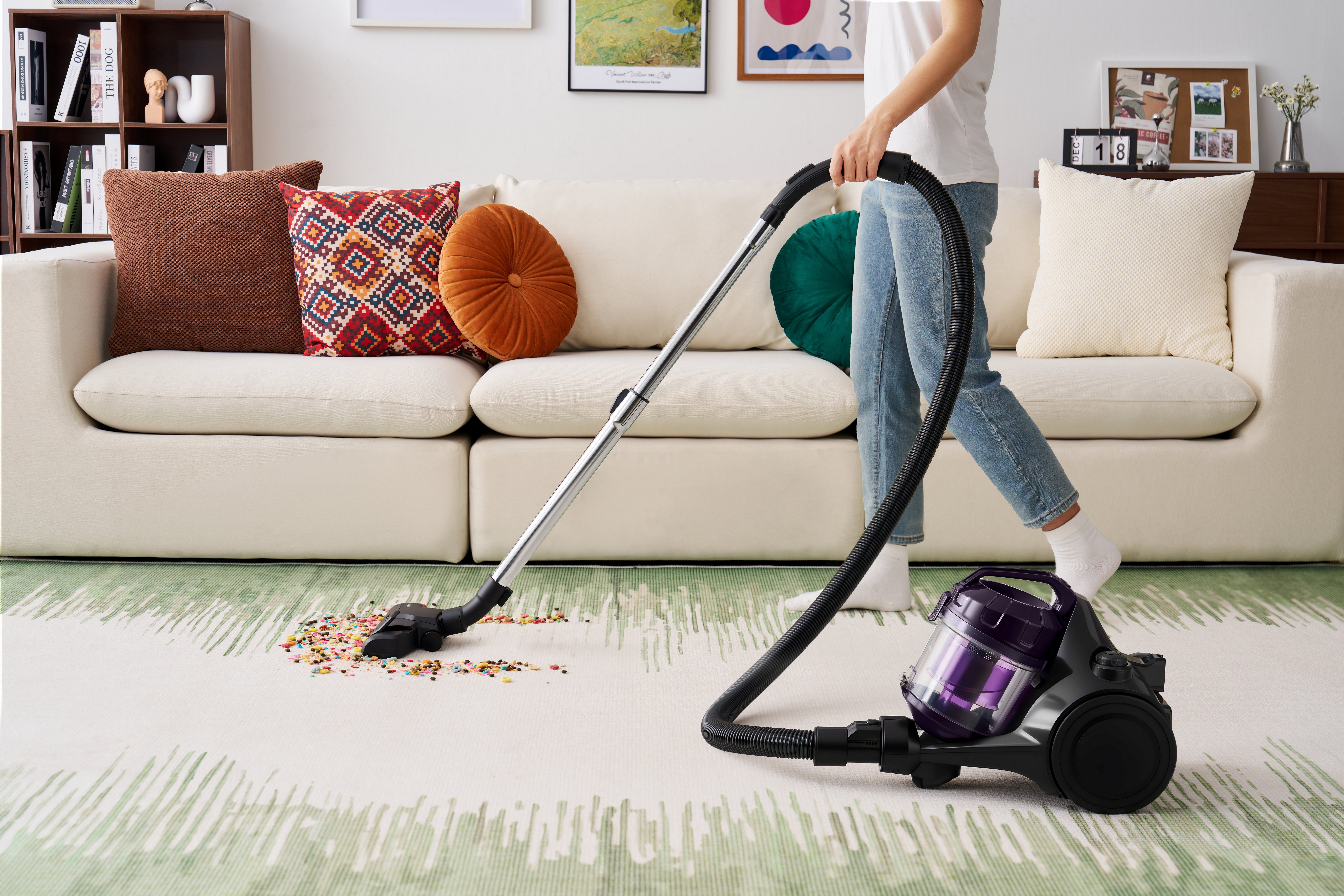 Hanseatic Bodenstaubsauger HBLVC700BVMC, Zyklon Technologie, Hepa H12 Filter, 9m Aktionsradius, 700 W, beutellos, 2l Staubbehälter, klein und praktisch zum Verstauen