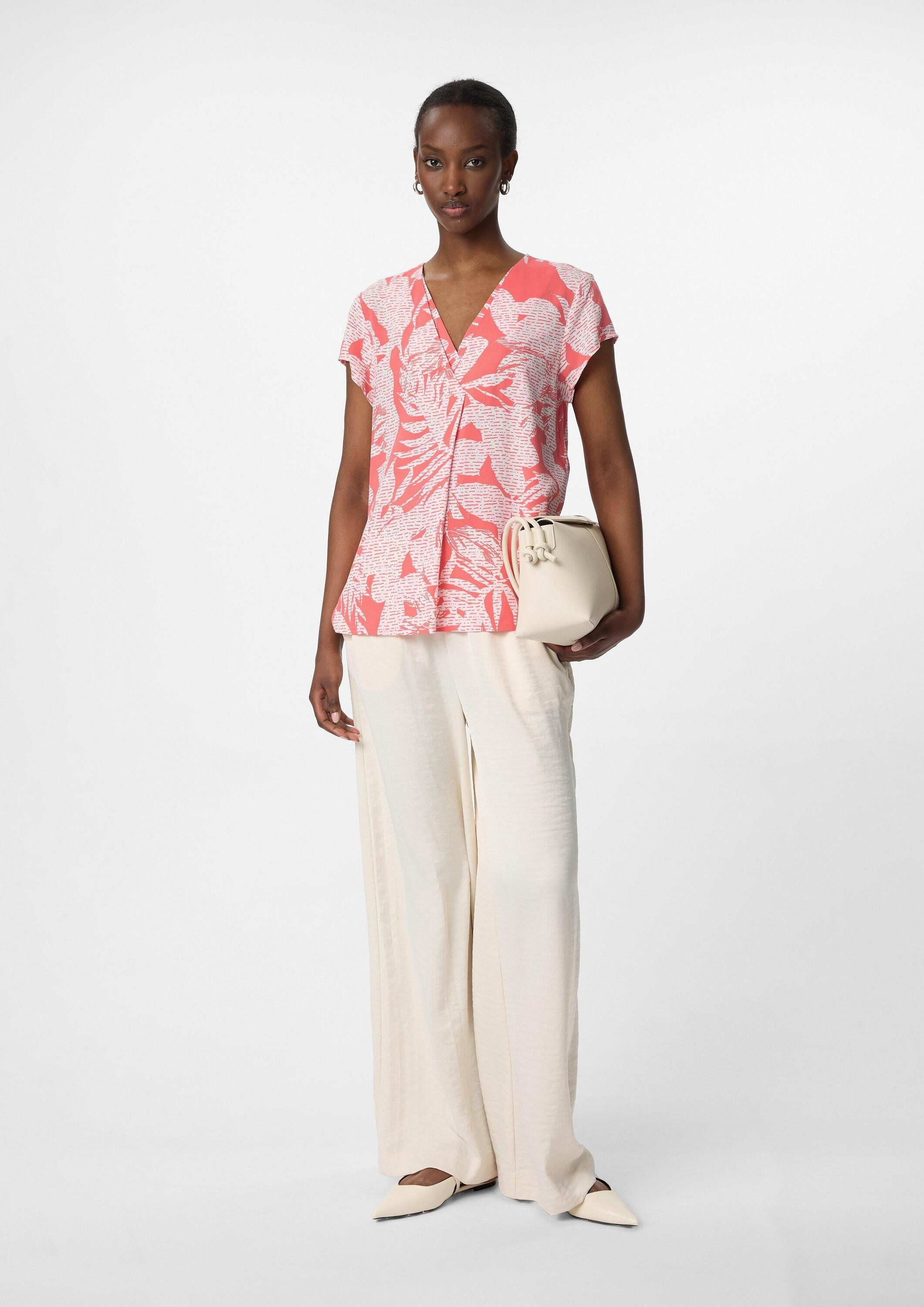 comma Kurzarmbluse Bluse Kurzarmbluse mit V-Ausschnitt und All-over-Print