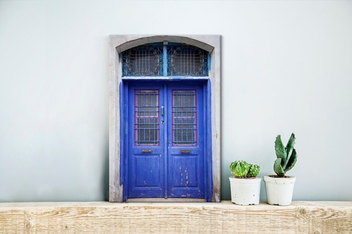 bespannt und in Blaue 20x30 Zackenaufhänger, Nikosia, inkl. Leinwandbild (1 OneMillionCanvasses® Leinwandbild fertig cm St), baufällige Tür Gemälde,