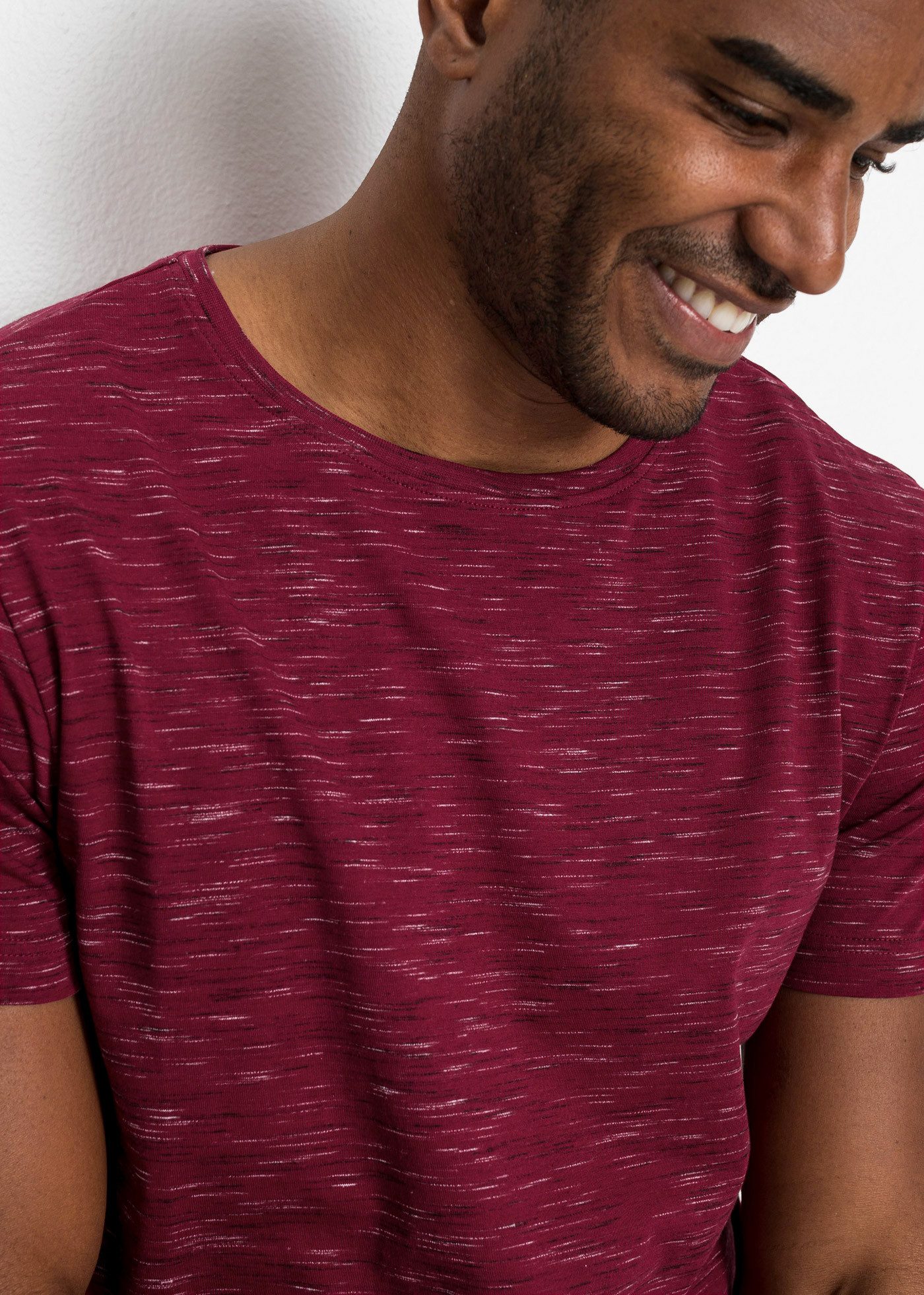 bonprix T-Shirt (1-tlg) lockere Passform, kurze Ärmel, mit Rundhalsausschnitt