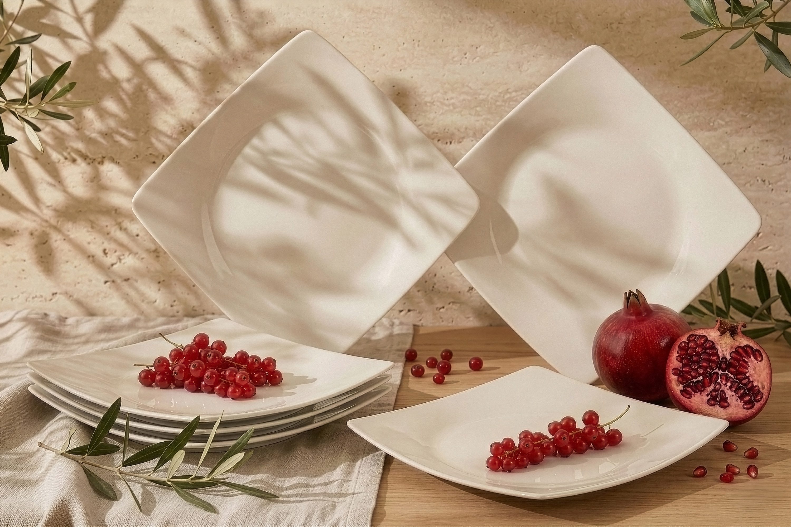 KONSIMO® Teller-Set EPIRI Geschirrset Speiseteller 6 Personen, hergestellt in der EU (6-tlg), 6 Personen, Keramik, beige, quadratisch, Spulmachinen- und Mikrowellengeeignet