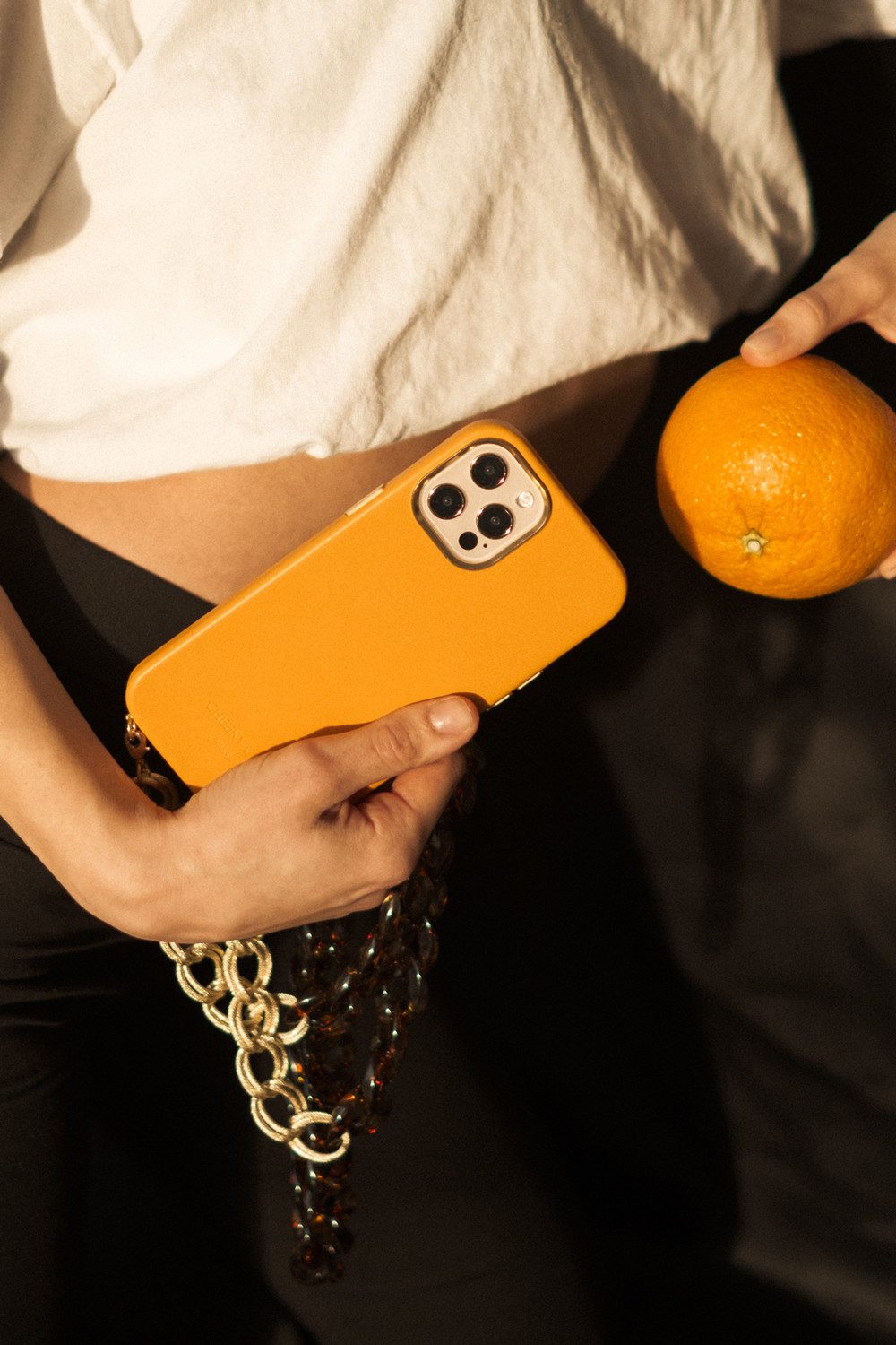 Cheeky Chain Munich Handyhülle VEGANES LEDER für iPhone 13 Pro Max 17 cm (6,7 Zoll)