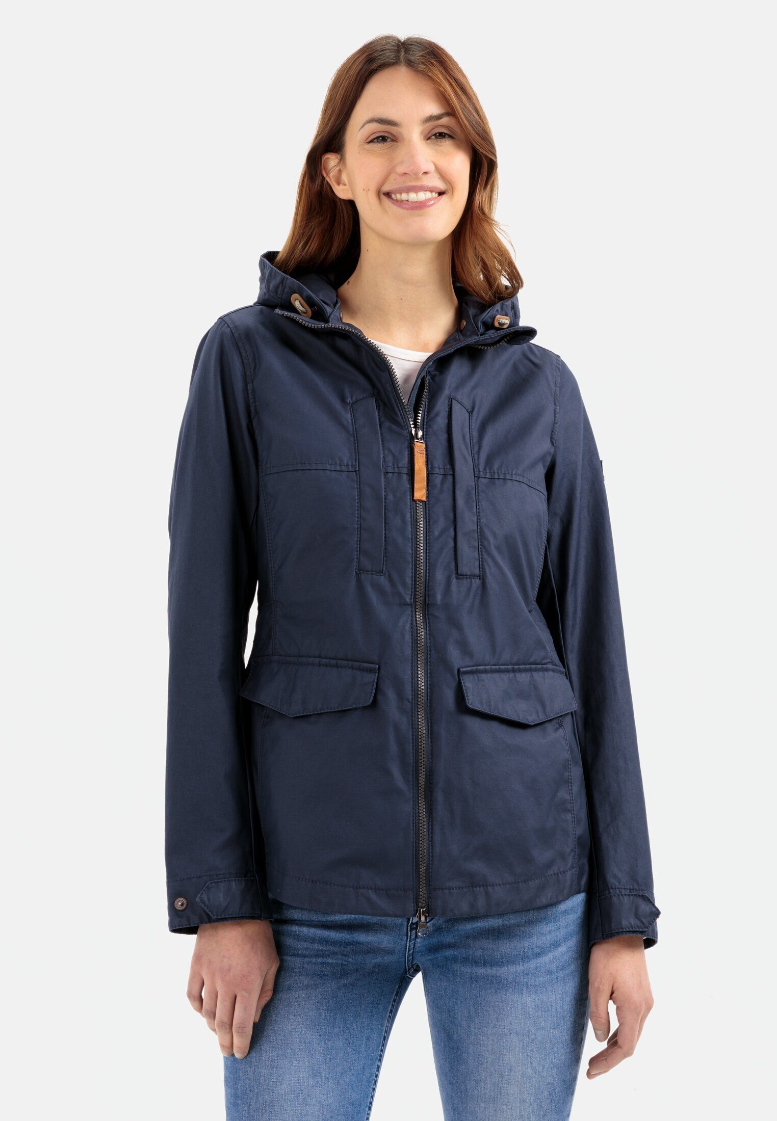 Outdoorjacke mit abnehmbarer Kapuze