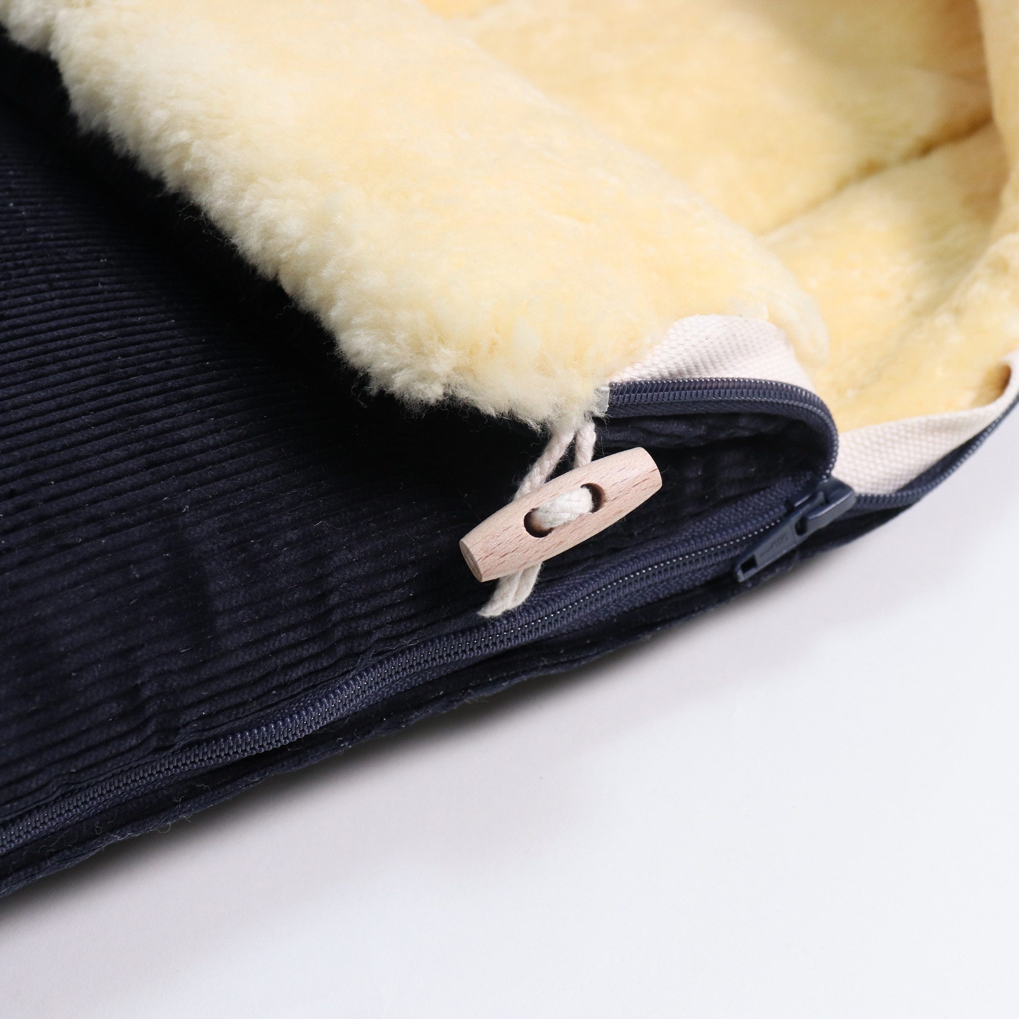 Kaiser Fußsack Filia Cord Lammfell Babyschalen Fußsack
