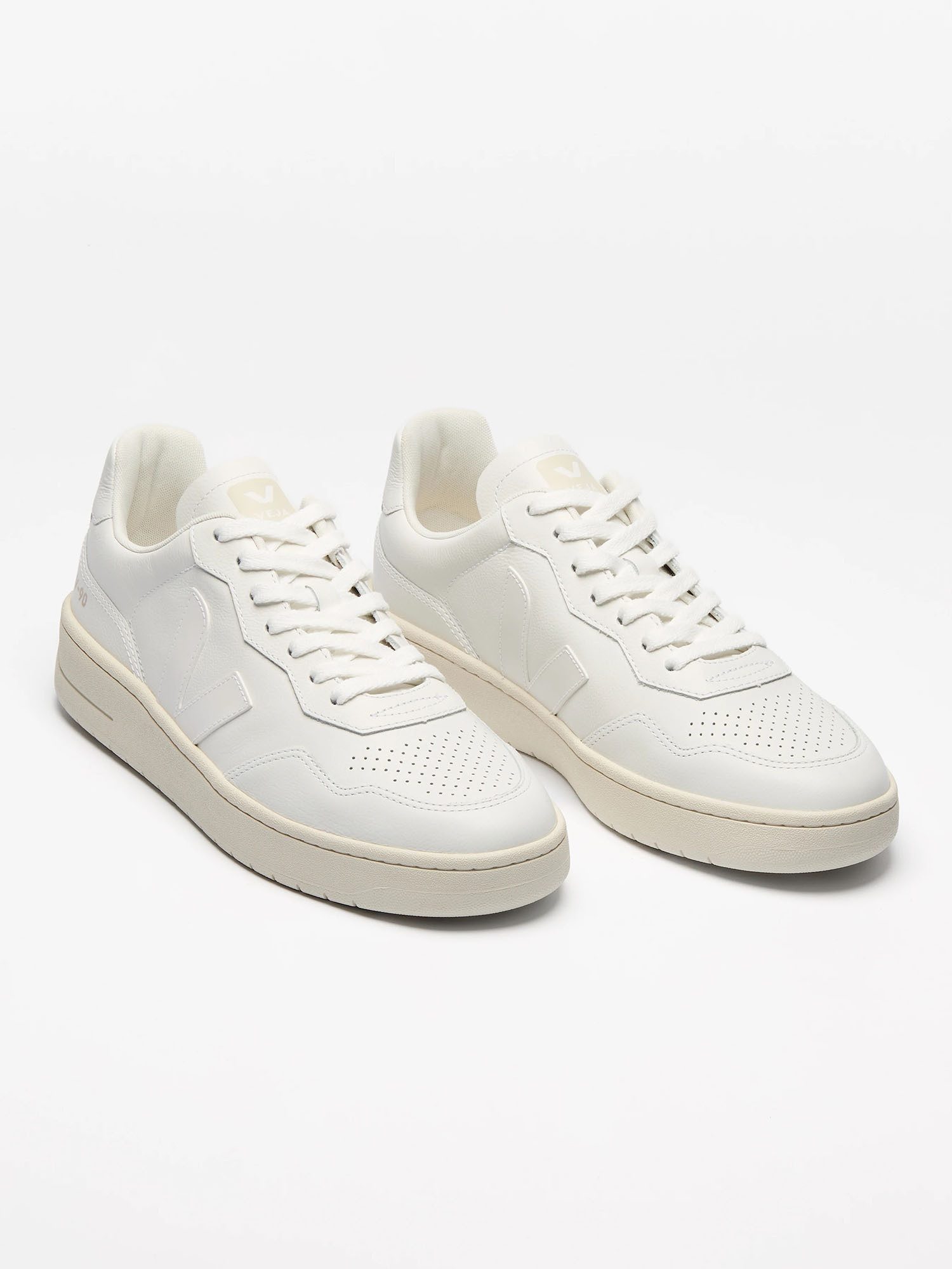 VEJA V-90 Sneaker