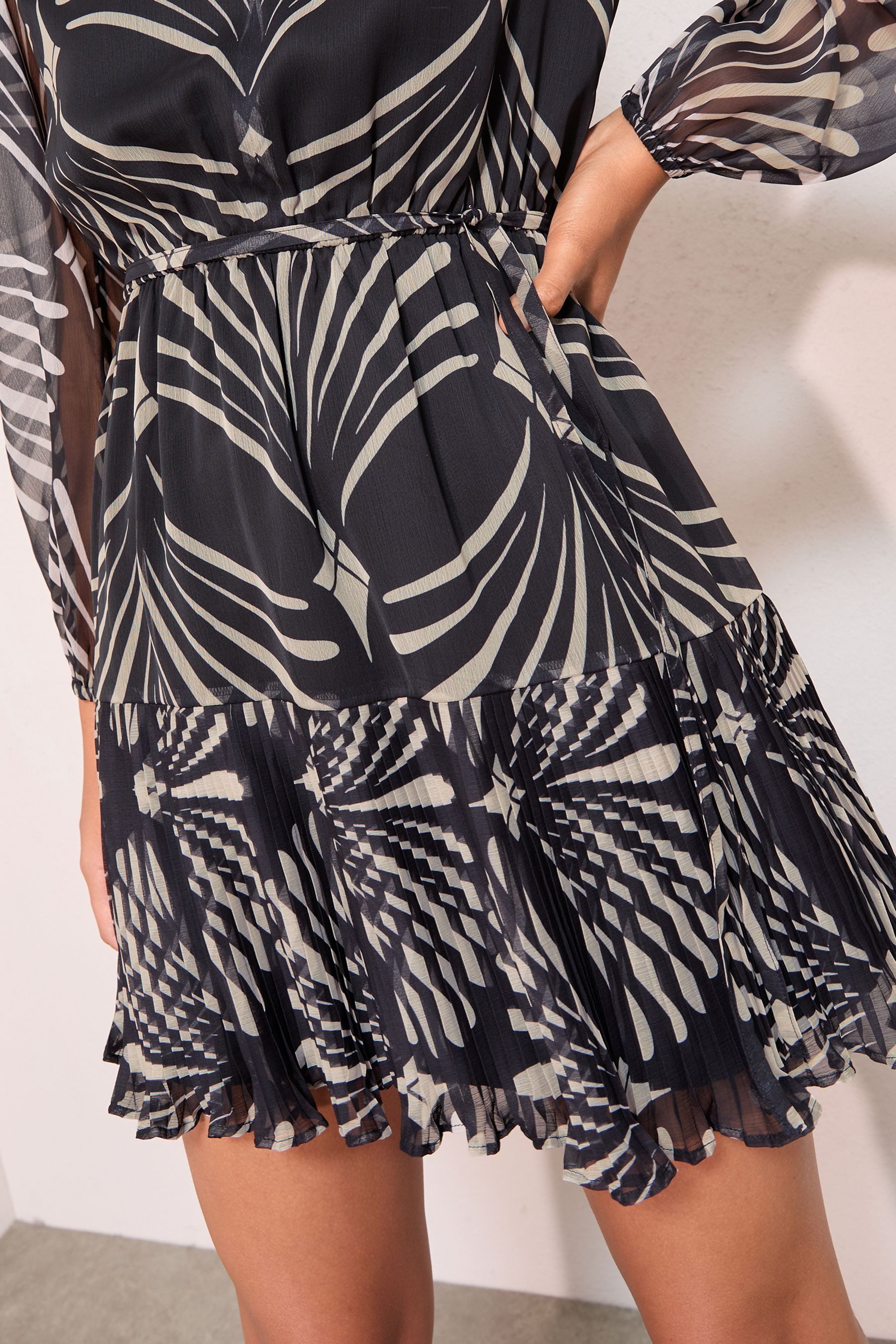 Friends Like These Minikleid Friends Like These Chiffon-Minikleid, Regular (1-tlg)