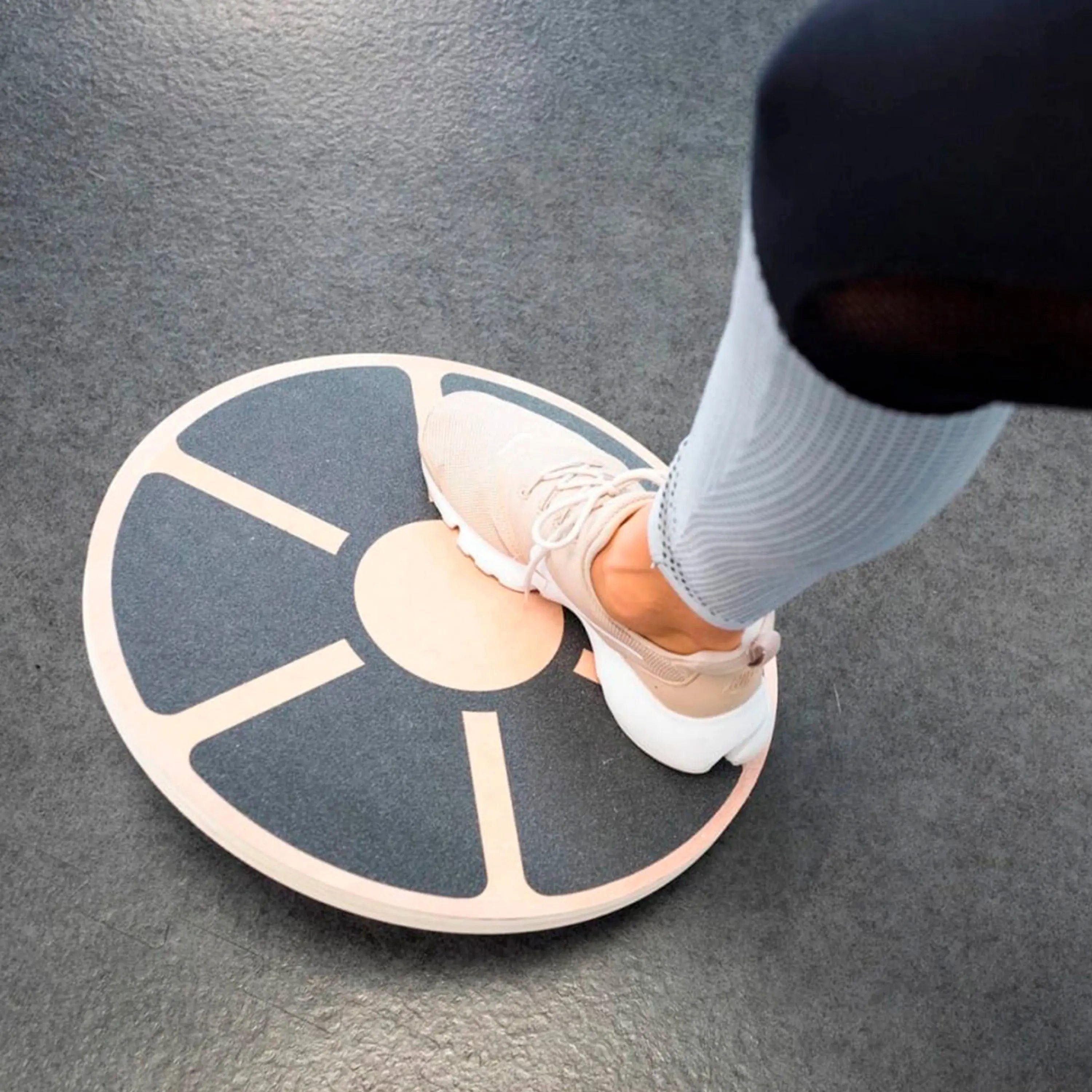 Sport-Knight® Balanceboard Balance Board, 38 cm Durchmesser, robustes Holz mit Anti-Rutsch-Profil