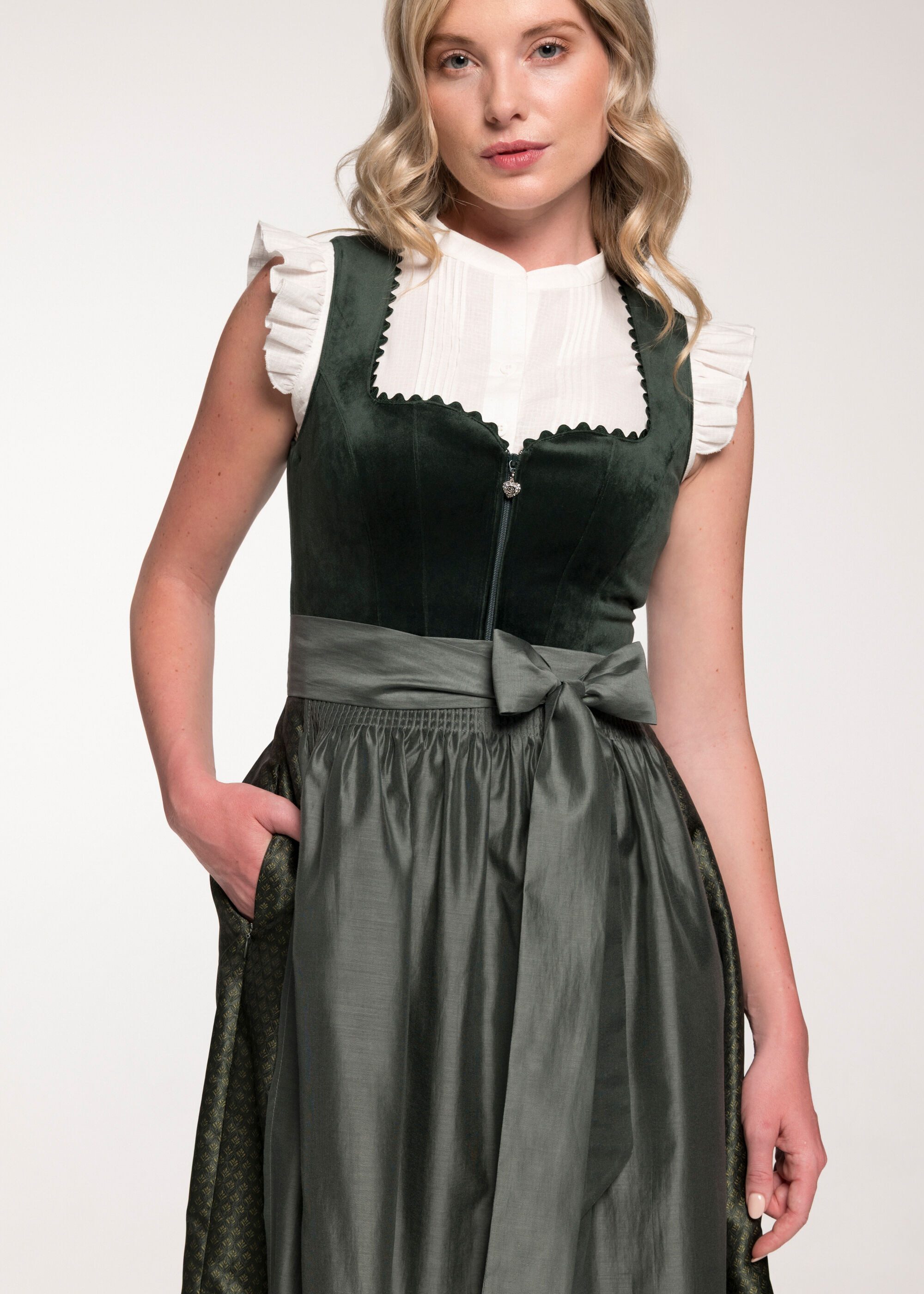 Spieth & Wensky Dirndl Glast (1-tlg) mit schimmernder Schürze