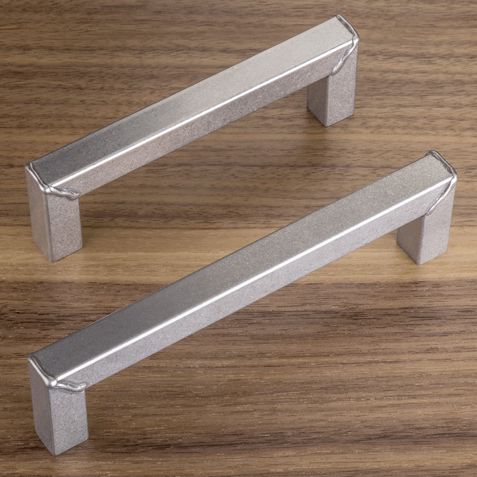 SO-TECH® Möbelgriff Bügelgriff EMANUEL BA 128 - 160 mm, inkl. Schrauben (1-St), BA 128 mm USEDLOOK von SCHÜCO ALU COMPETENCE