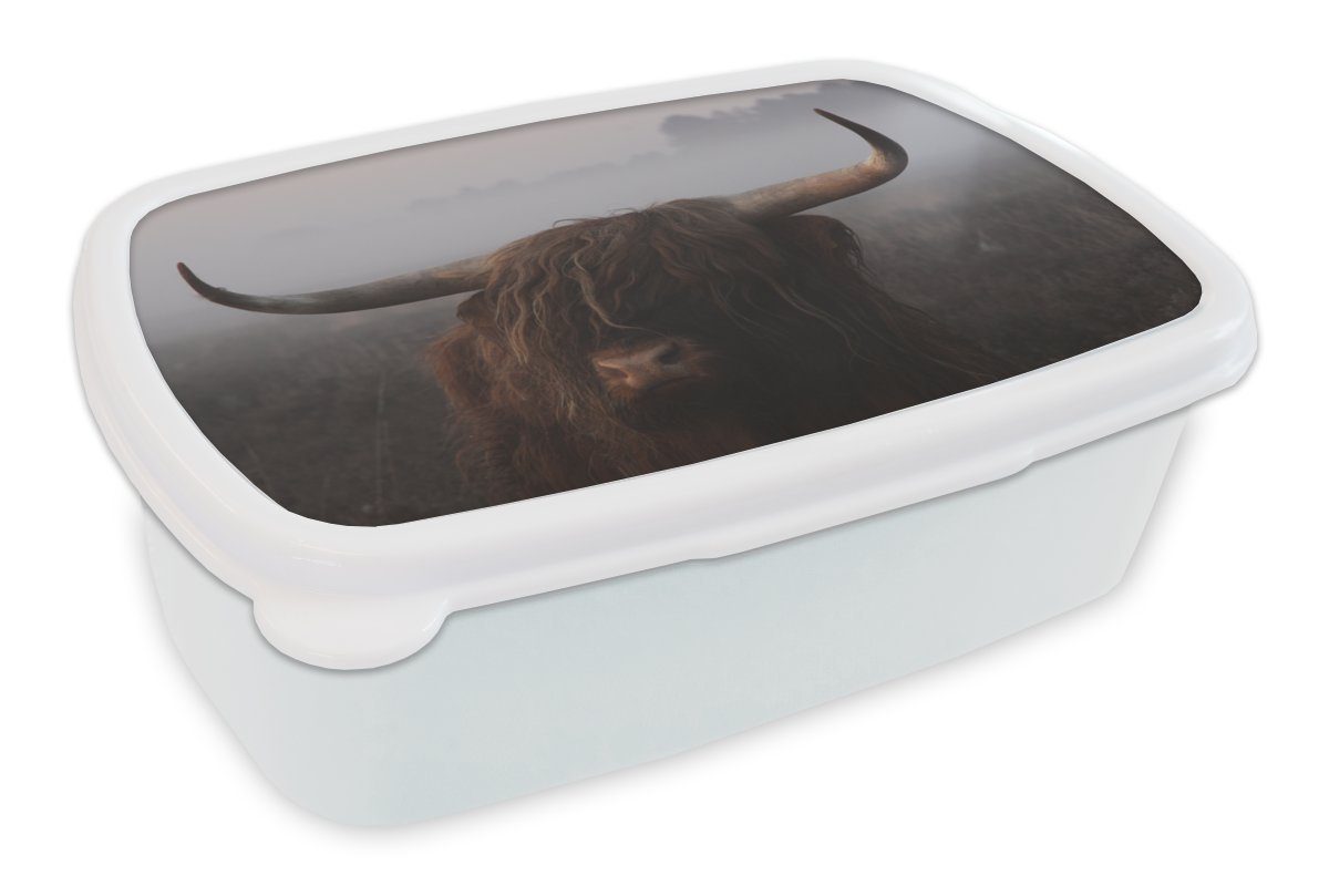 MuchoWow Lunchbox Schottischer Highlander - Nebel - Heidekraut, Kunststoff, (2-tlg), Brotbox für Kinder und Erwachsene, Brotdose, für Jungs und Mädchen weiß