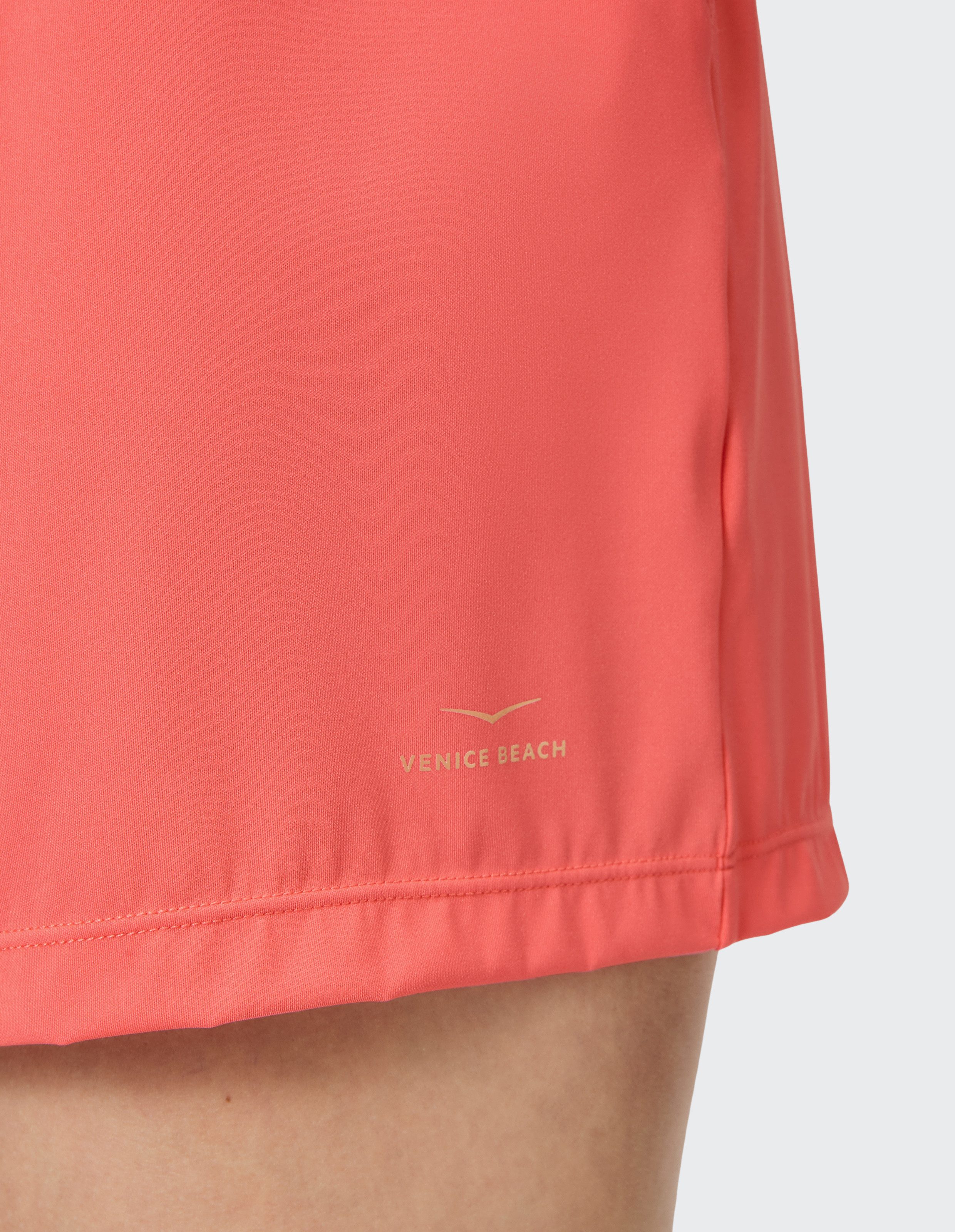 Venice Beach Funktionsshorts TILLY mit Eingrifftaschen, aus elastischem Material, schmale Beinform