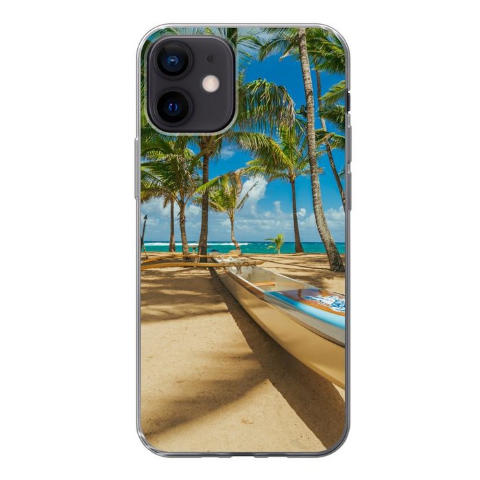 MuchoWow Handyhülle Boot zwischen Palmen am Strand von Maui Handyhülle Apple iPhone 12 Smartphone-Bumper Print Handy