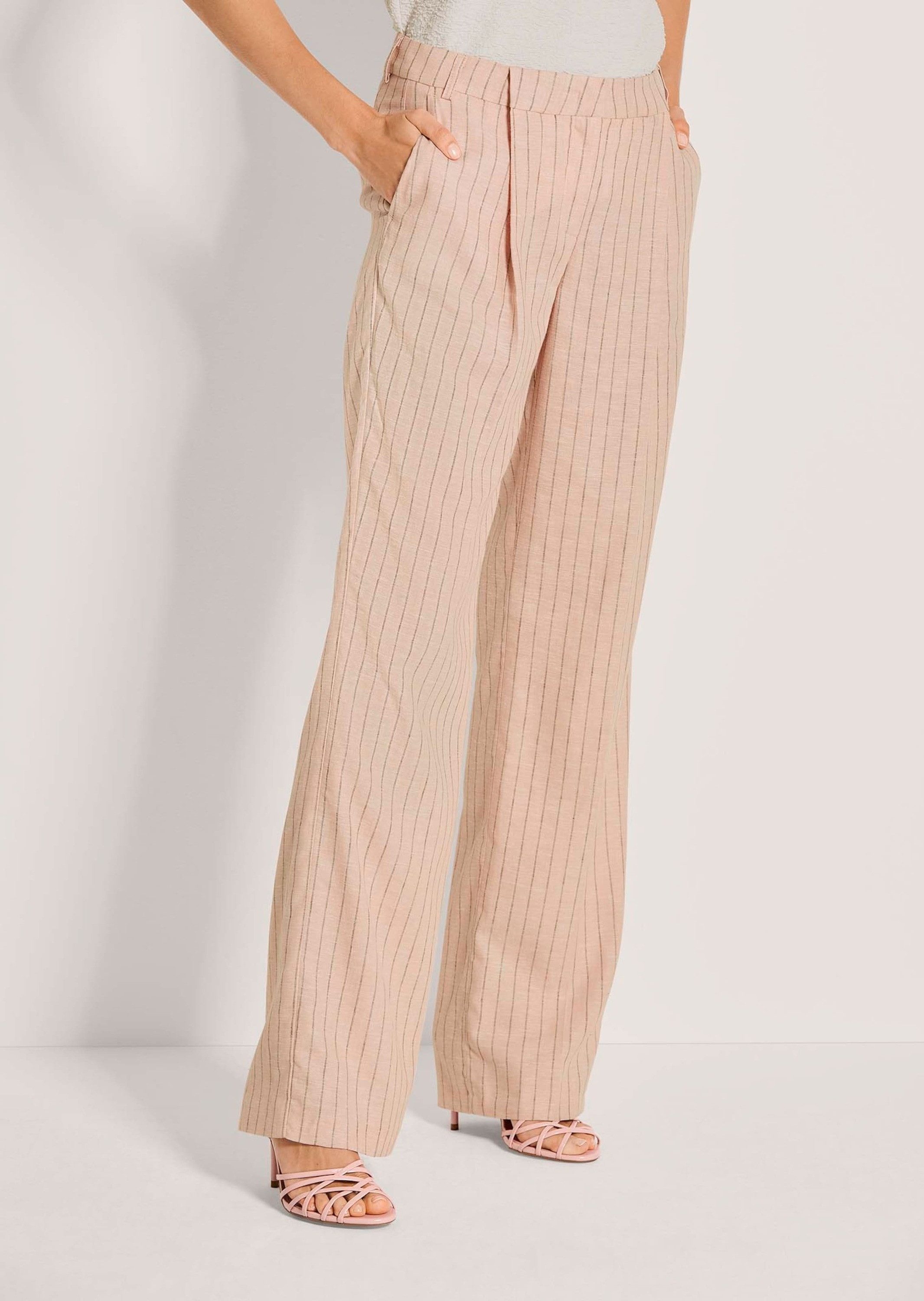 MADELEINE Stoffhose Kurzgröße: Bundfaltenhose mit Nadelstreifen Stoffhose mit Formbund, Taschen, Gürtelschlaufen und Knöchellänge