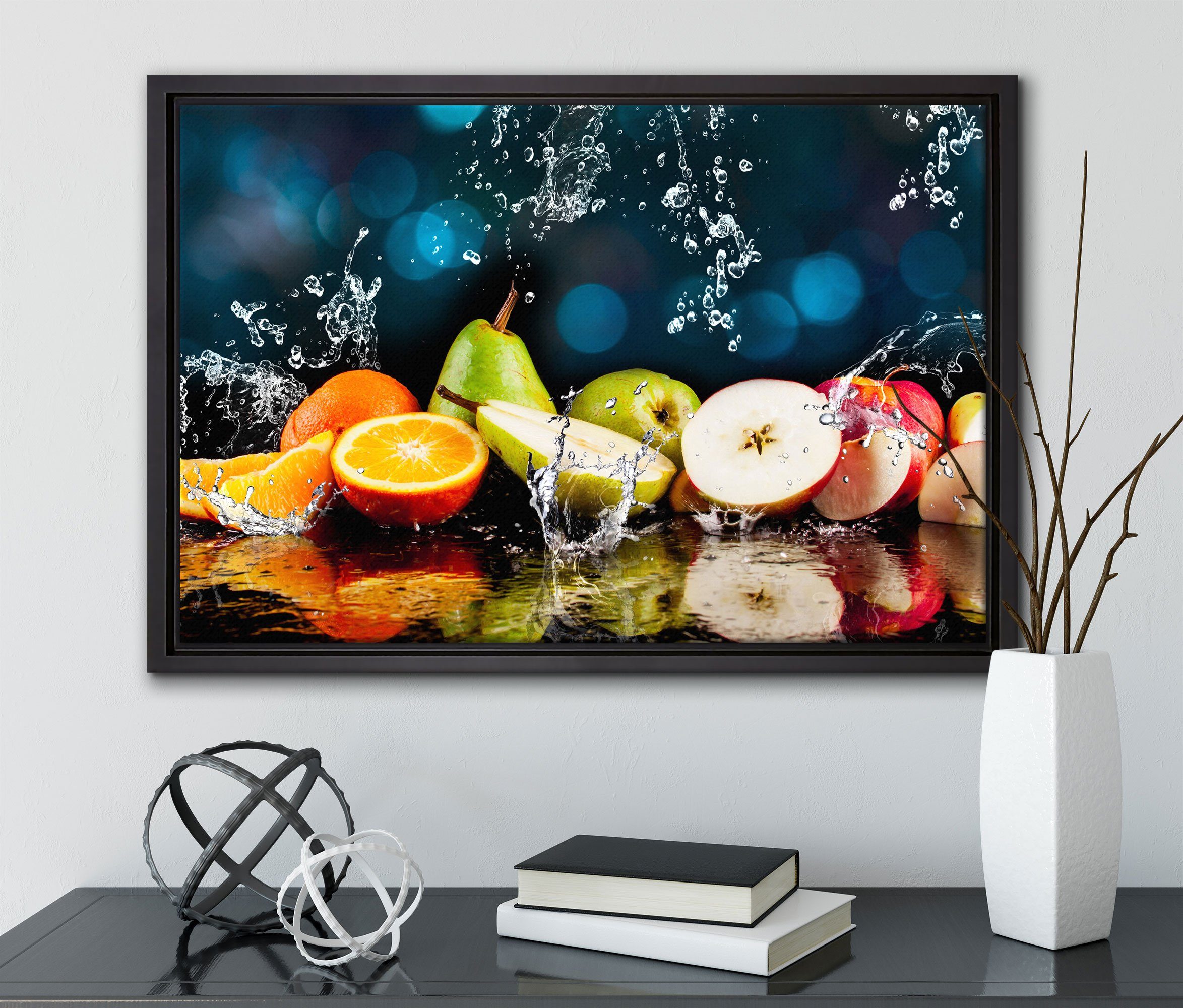Leinwandbild Früchte einem in im Wasser, gefasst, Pixxprint Leinwandbild inkl. bespannt, Wanddekoration Schattenfugen-Bilderrahmen fertig (1 St), Zackenaufhänger