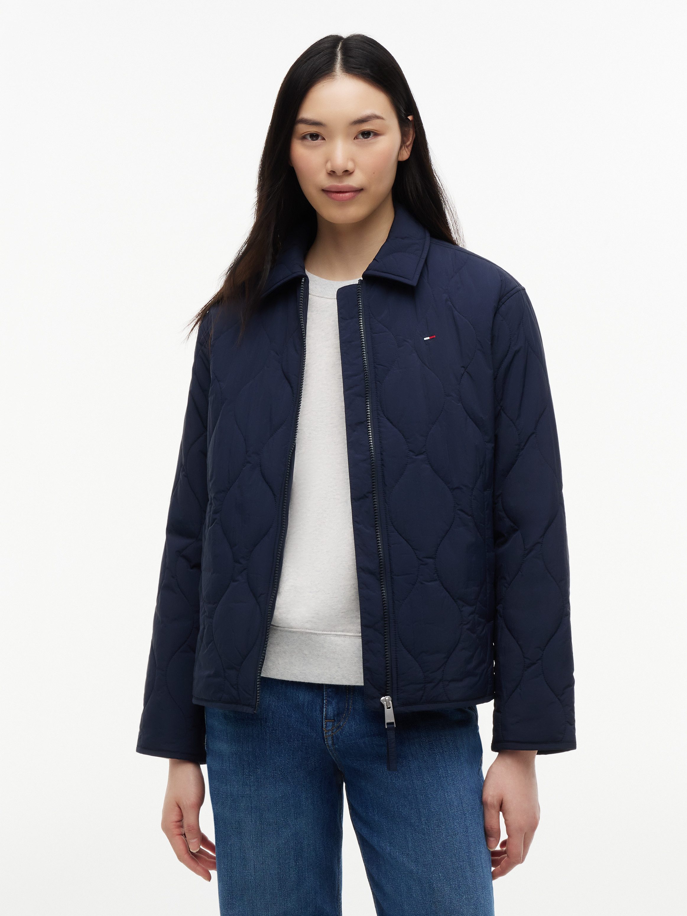 Tommy Jeans Steppjacke TJW COACH COLLAR QUILTED JACKET Kunstfaser, Flag-Stickerei