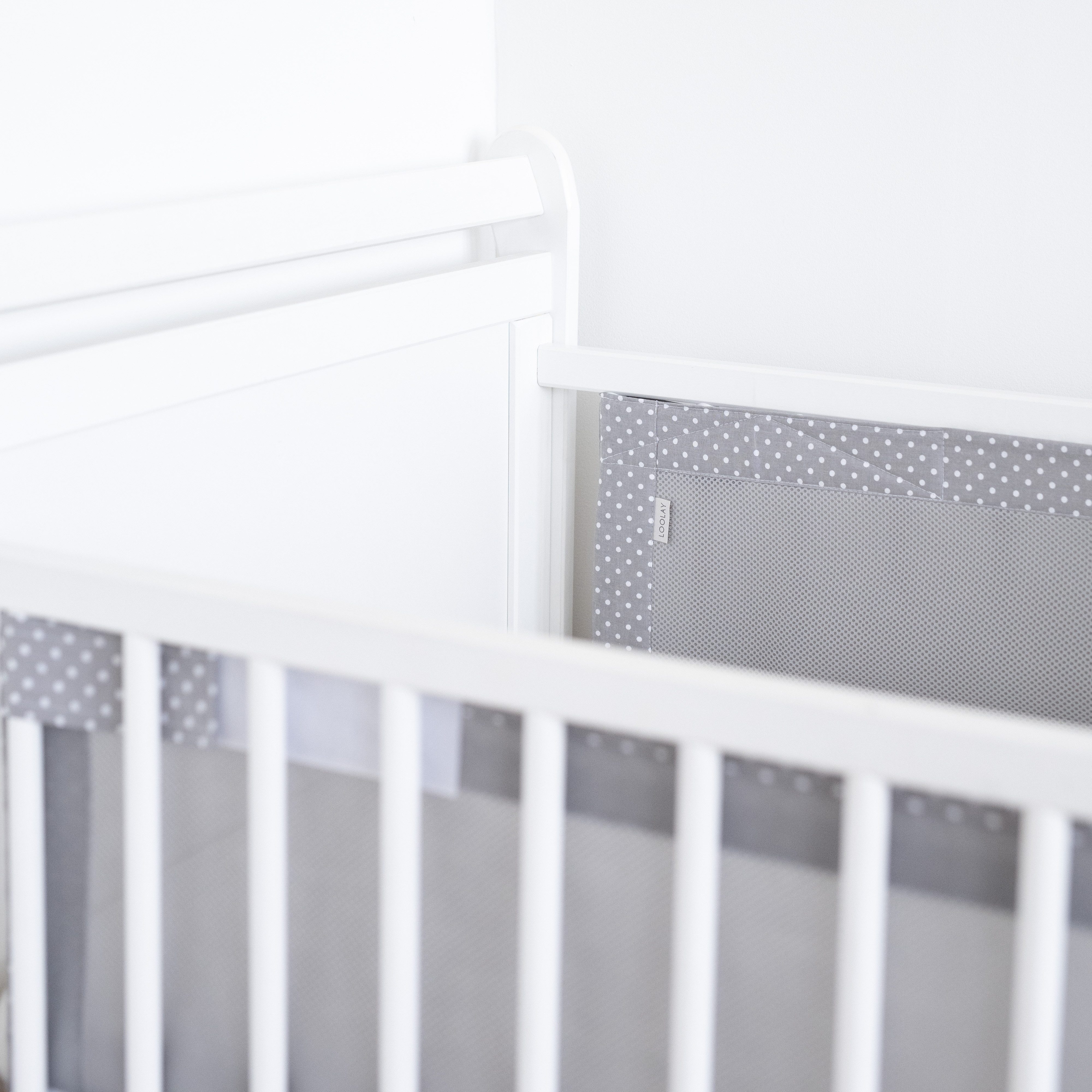 Loolay Babybett Bettumrandung Mesh atmungsaktiv 120x60/140x70 cm für Gitterbett, 2-tlg. Set 5 mm Netzstoff Schutz Klettverschluss europäische Stoffe