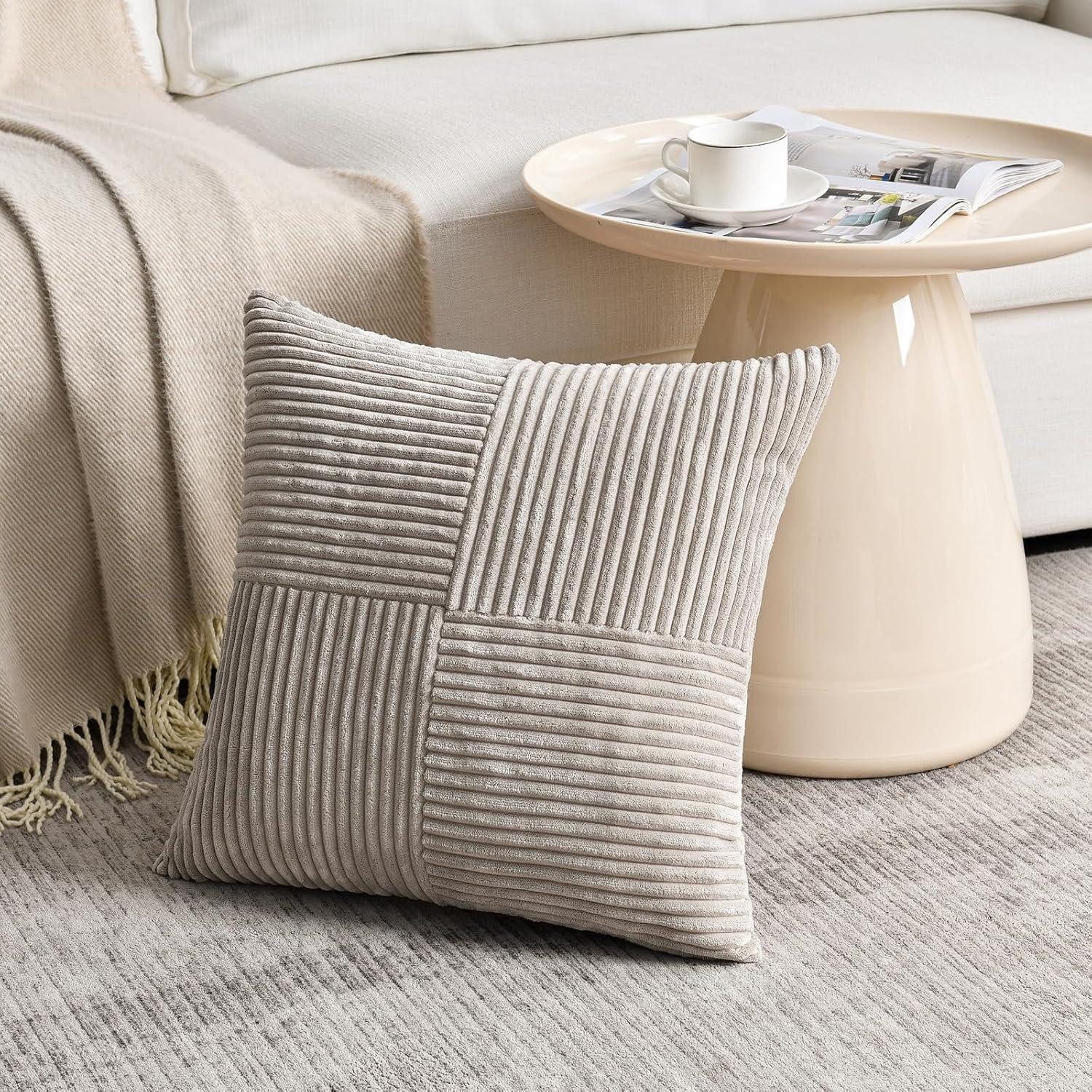 LuxusKollektion Dekokissen Kissenbezug Kordsamt Dekokissen Sofakissen 35 x 35 cm 2 Stück Taupe