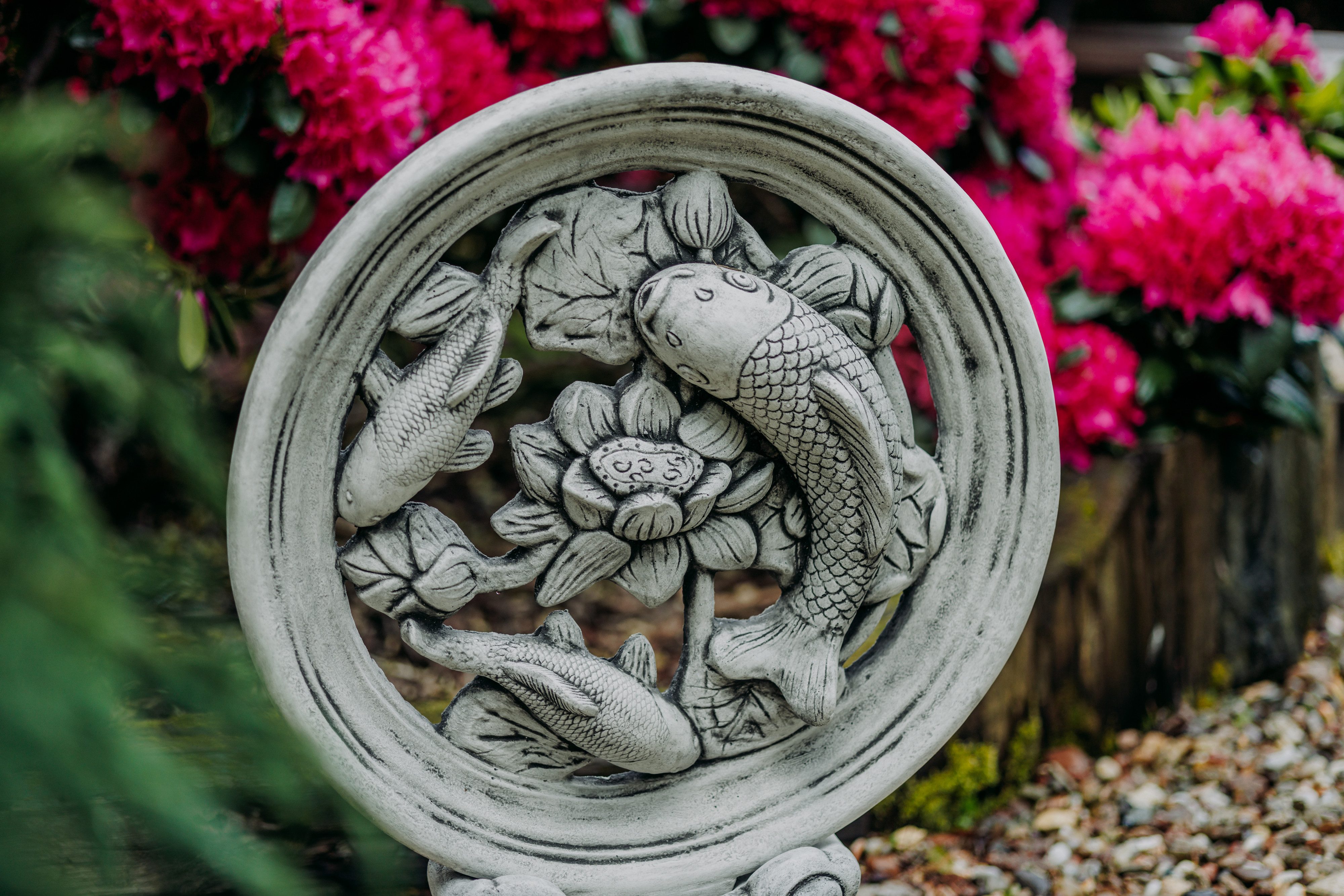 gartendekoparadies.de Gartenfigur Skulptur mit DREI Koi-Fischen, H. 77 cm, 36 kg, Frostsicher
