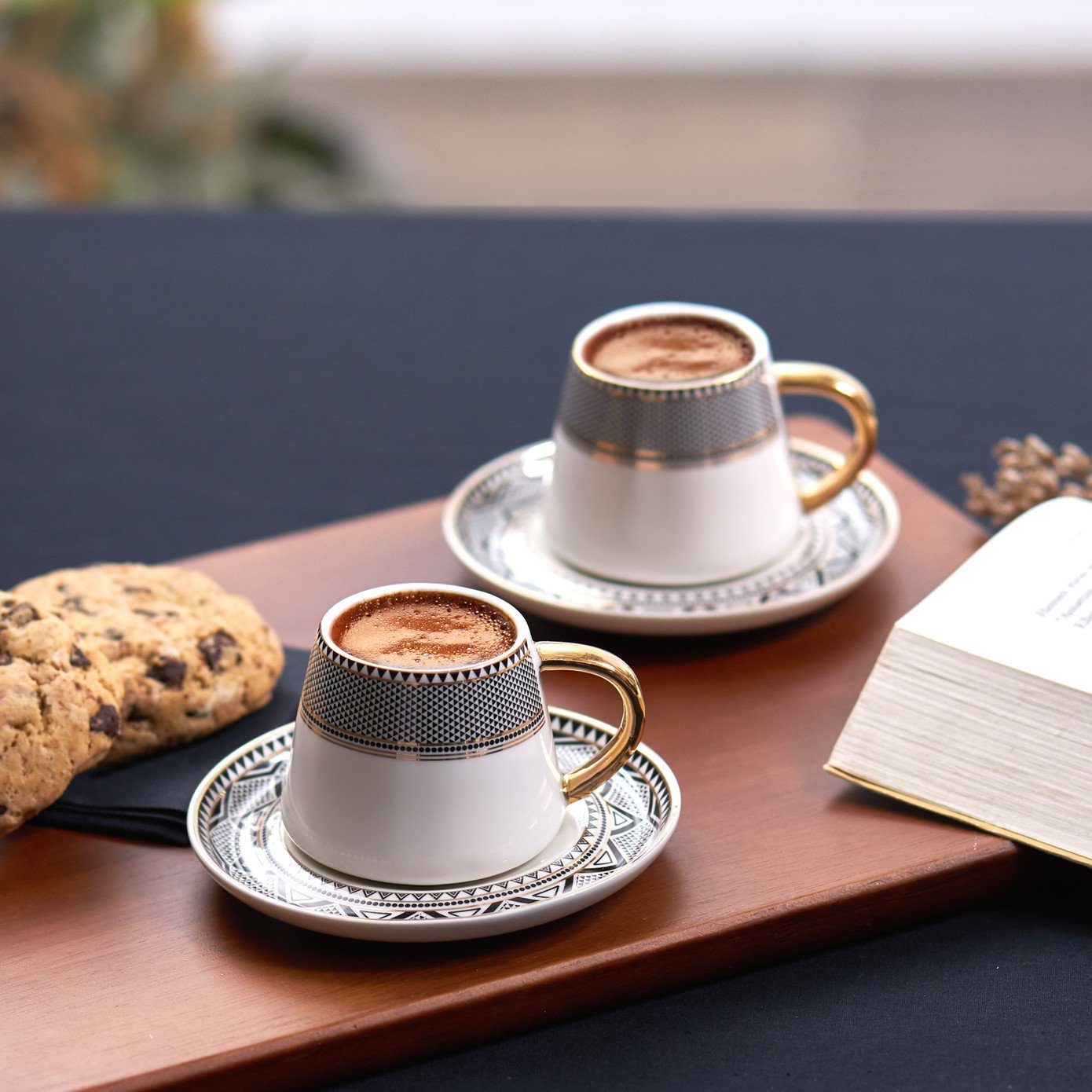 Karaca Kaffeeservice Karaca Globe 80 ml Kaffeetasse mit Untertasse Set 2 Personen, Schwarz