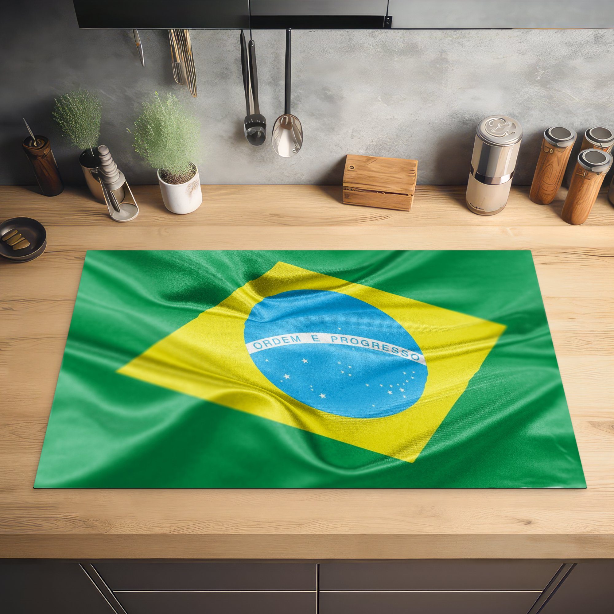 Brasilien, MuchoWow Nahaufnahme für Vinyl, Ceranfeldabdeckung, der von tlg), küche (1 Herdblende-/Abdeckplatte 83x51 cm, Arbeitsplatte Flagge