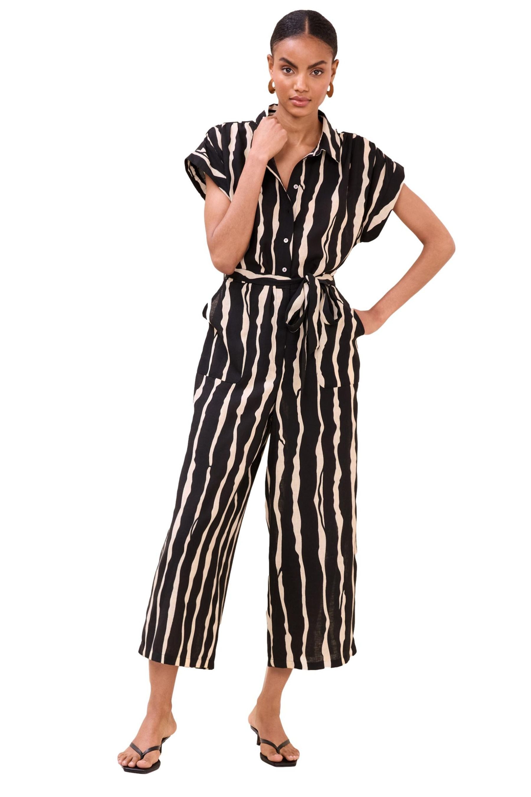 LIPSY Jumpsuit Lipsy Kurzärmeliger Jumpsuit mit Streifen, Regular (1-tlg)
