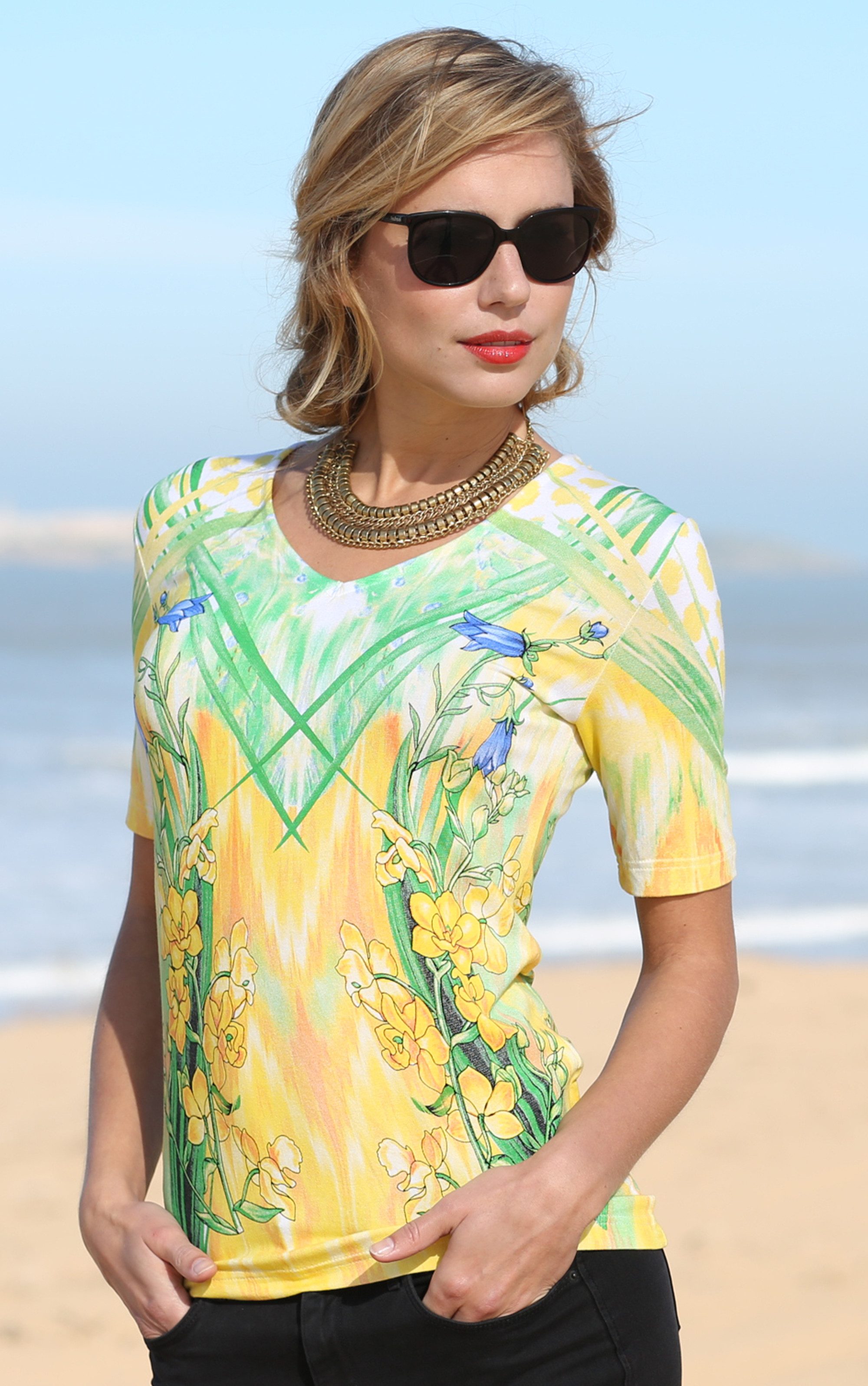 Passioni Kurzarmpullover mit künstlerischem Blumenmuster in günstig online kaufen