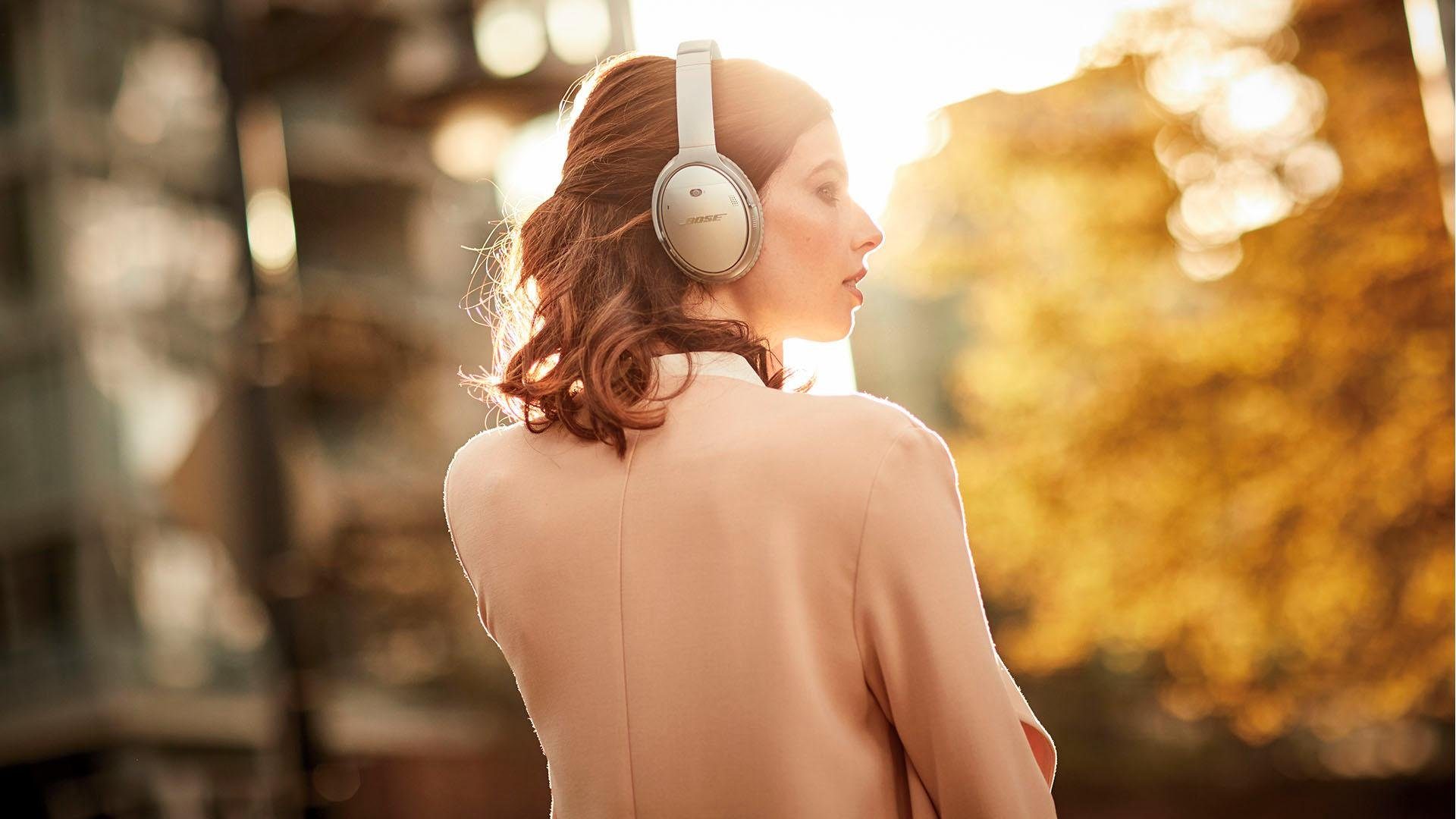 Bose »QuietComfort QC 35 II« Over-Ear-Kopfhörer (Noise-Cancelling,  Bluetooth, NFC, Bluetooth®- und NFC-Kopplung mit unterstützenden  Sprachansagen) online kaufen | OTTO